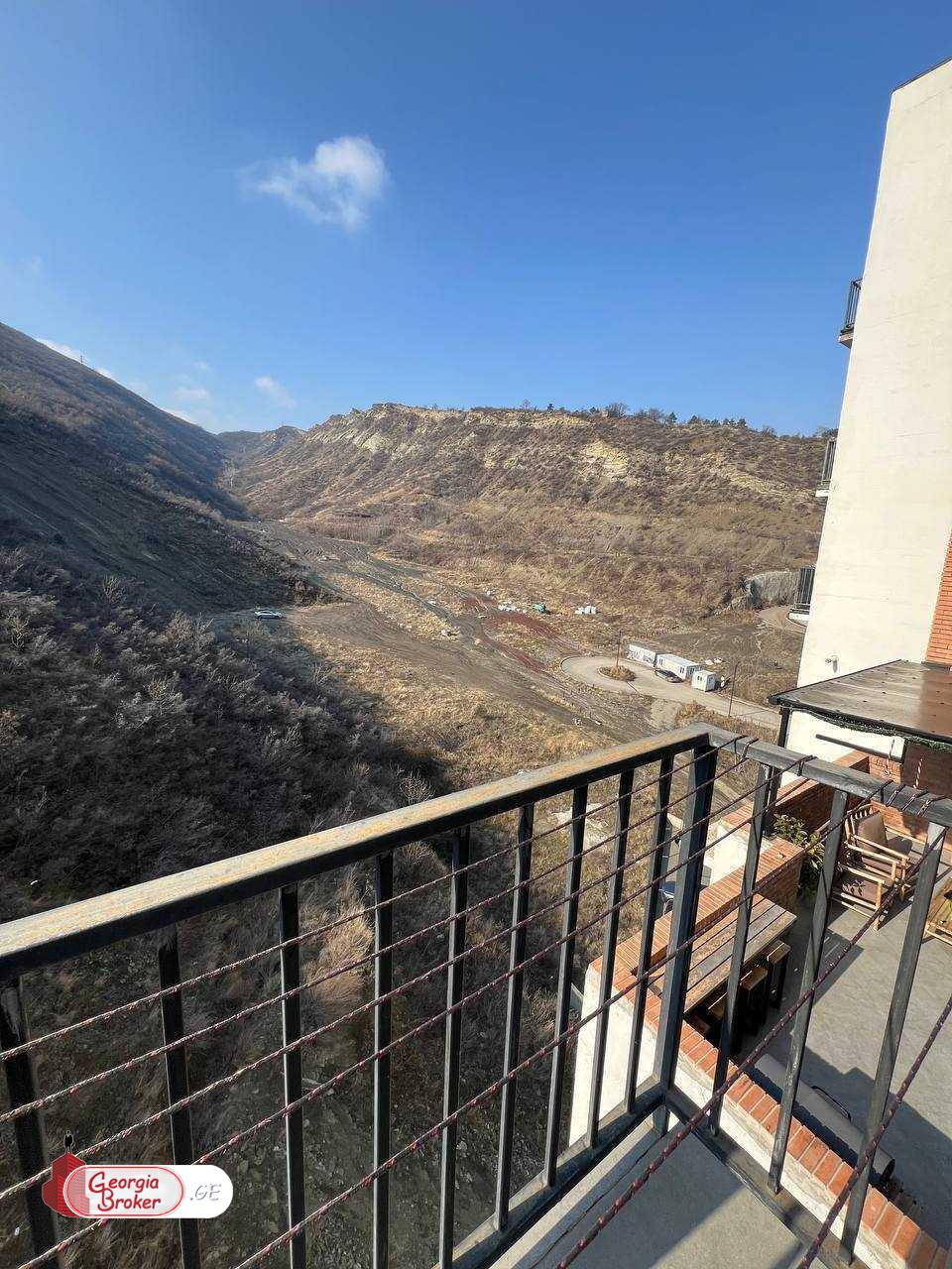 продается квартира с новым ремонтом 2-комнаты