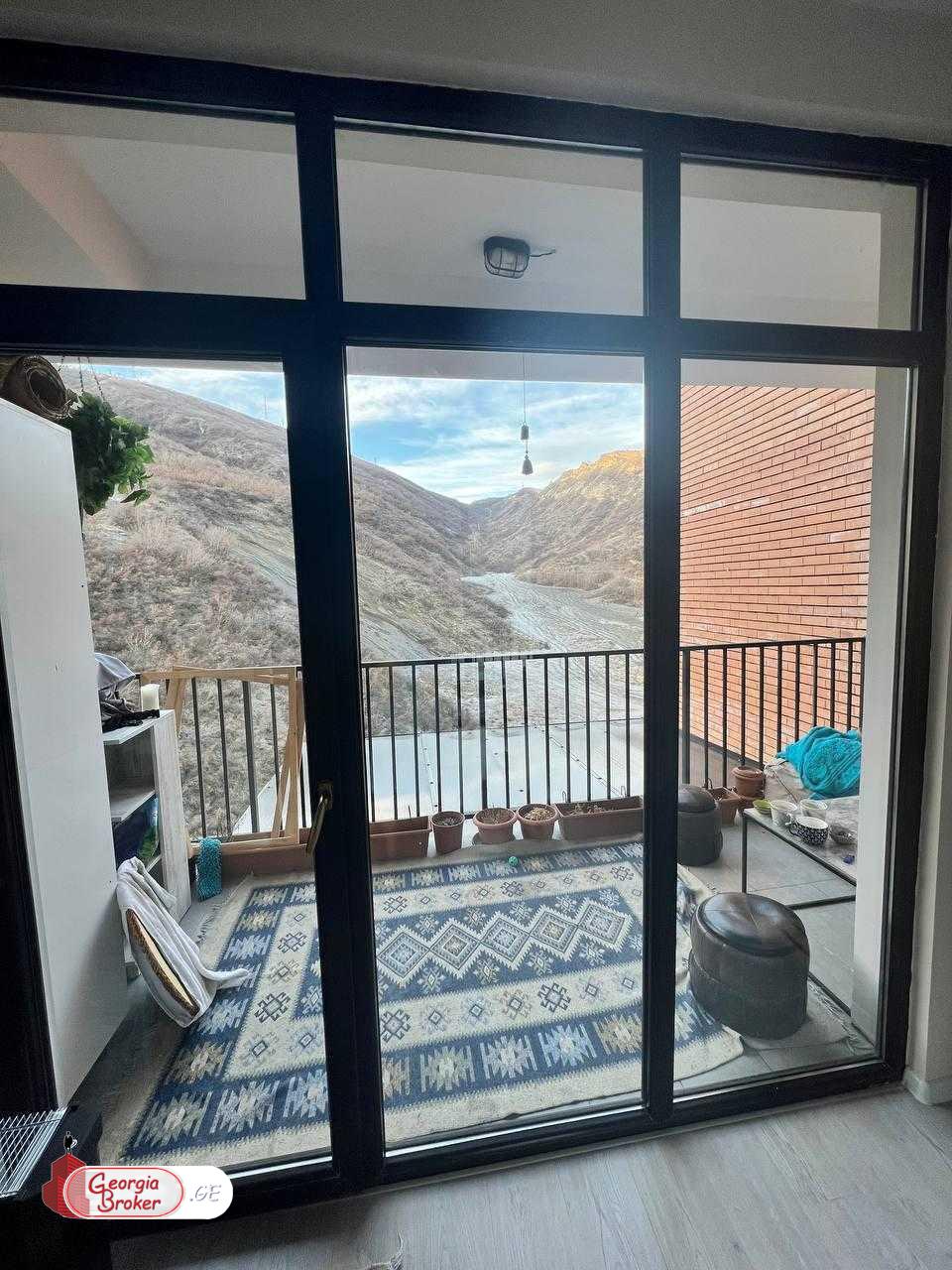 продается квартира с новым ремонтом 2-комнаты