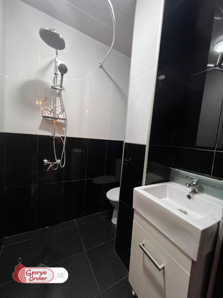 продается квартира с новым ремонтом 2-комнаты