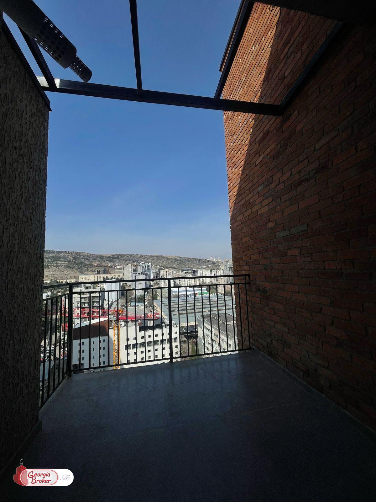 продается квартира с новым ремонтом 3-комнаты