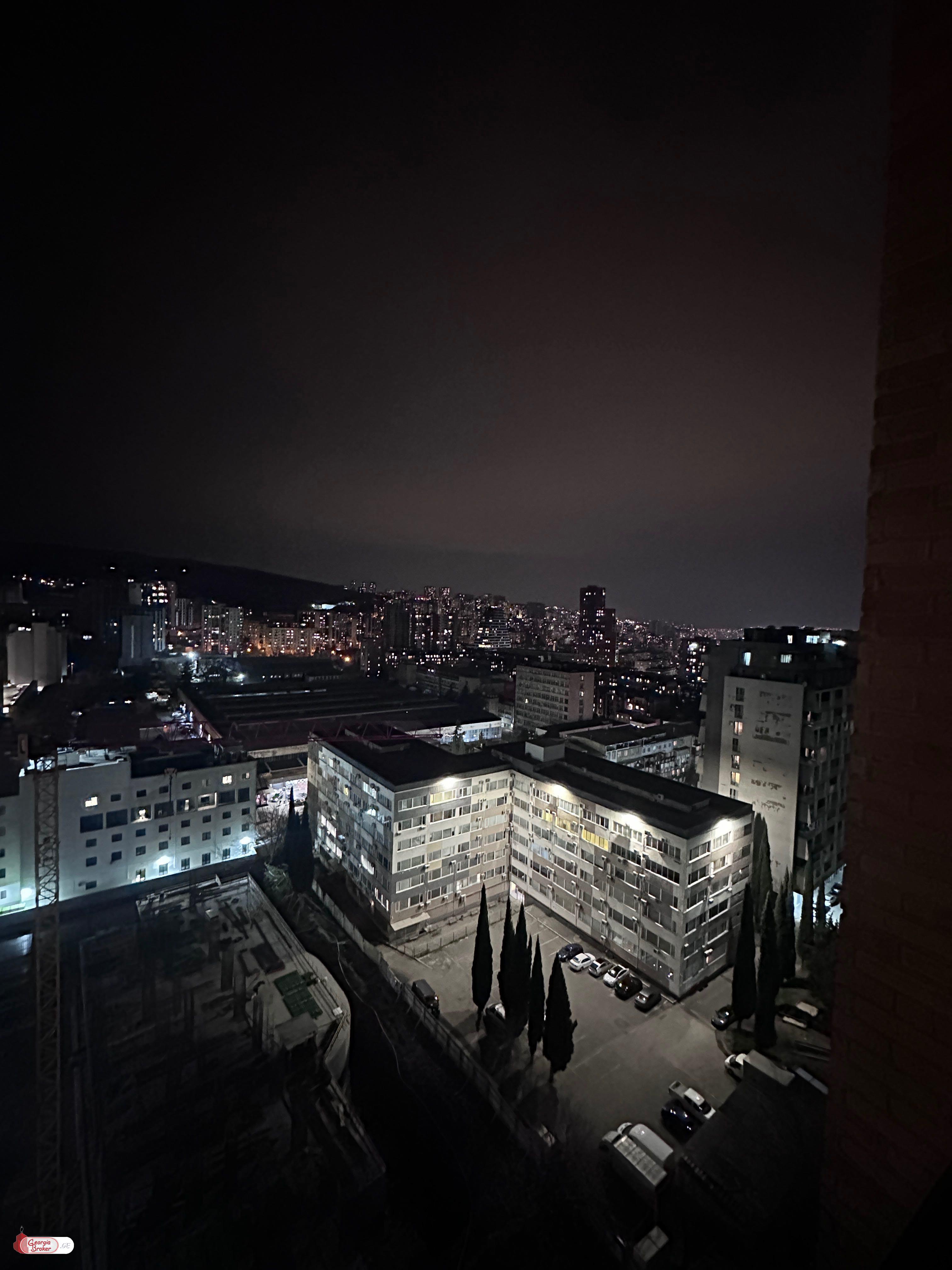 продается квартира с новым ремонтом 3-комнаты