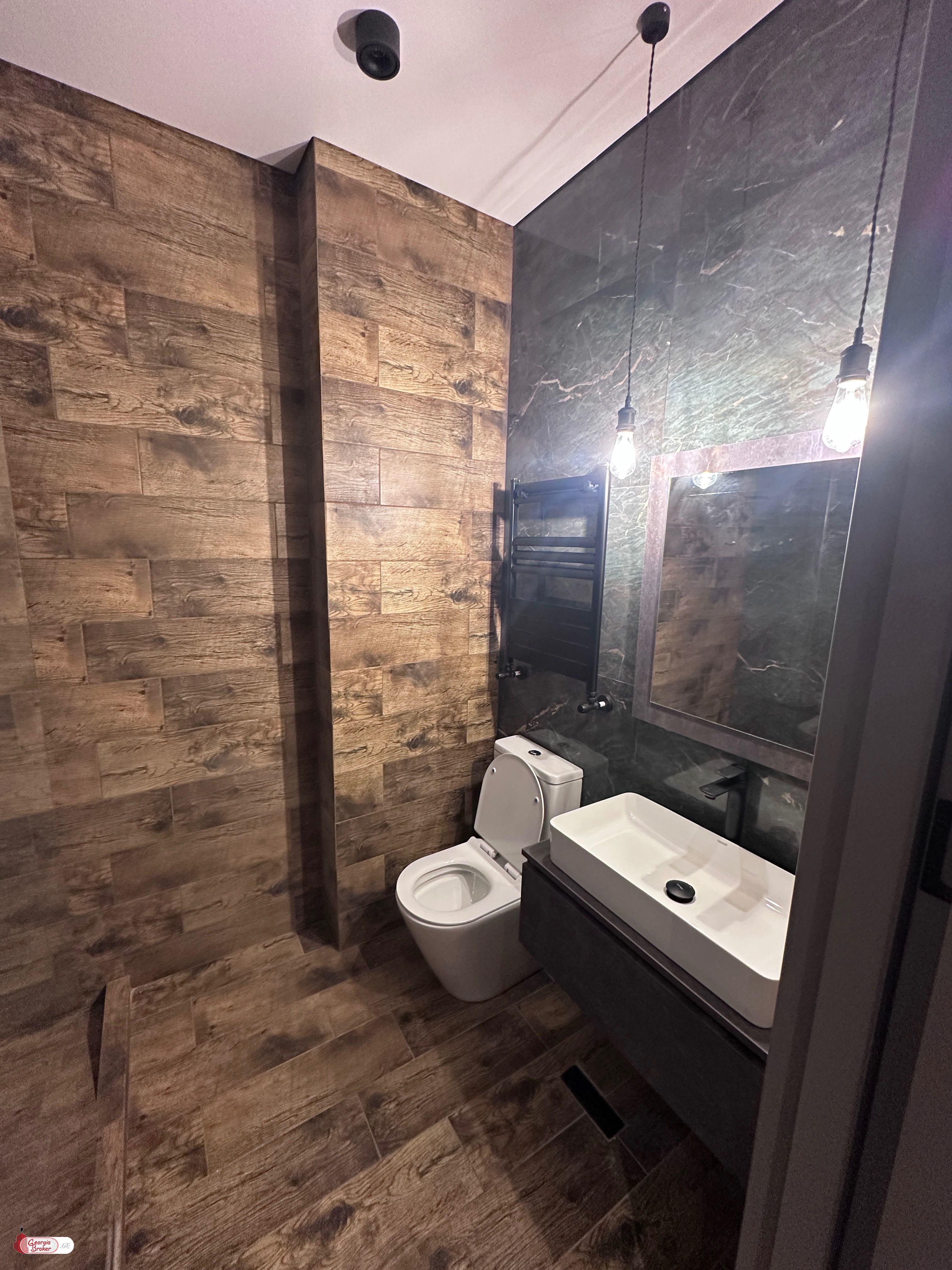 продается квартира с новым ремонтом 3-комнаты