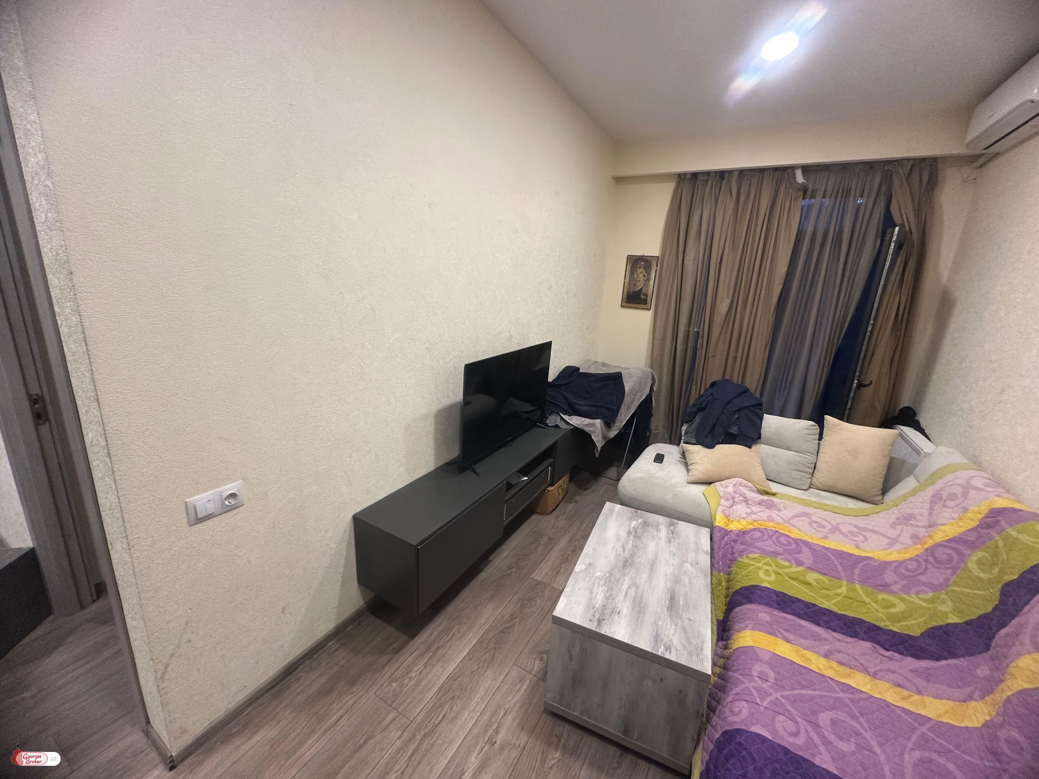 nearly repaired 2-room apartment for sale