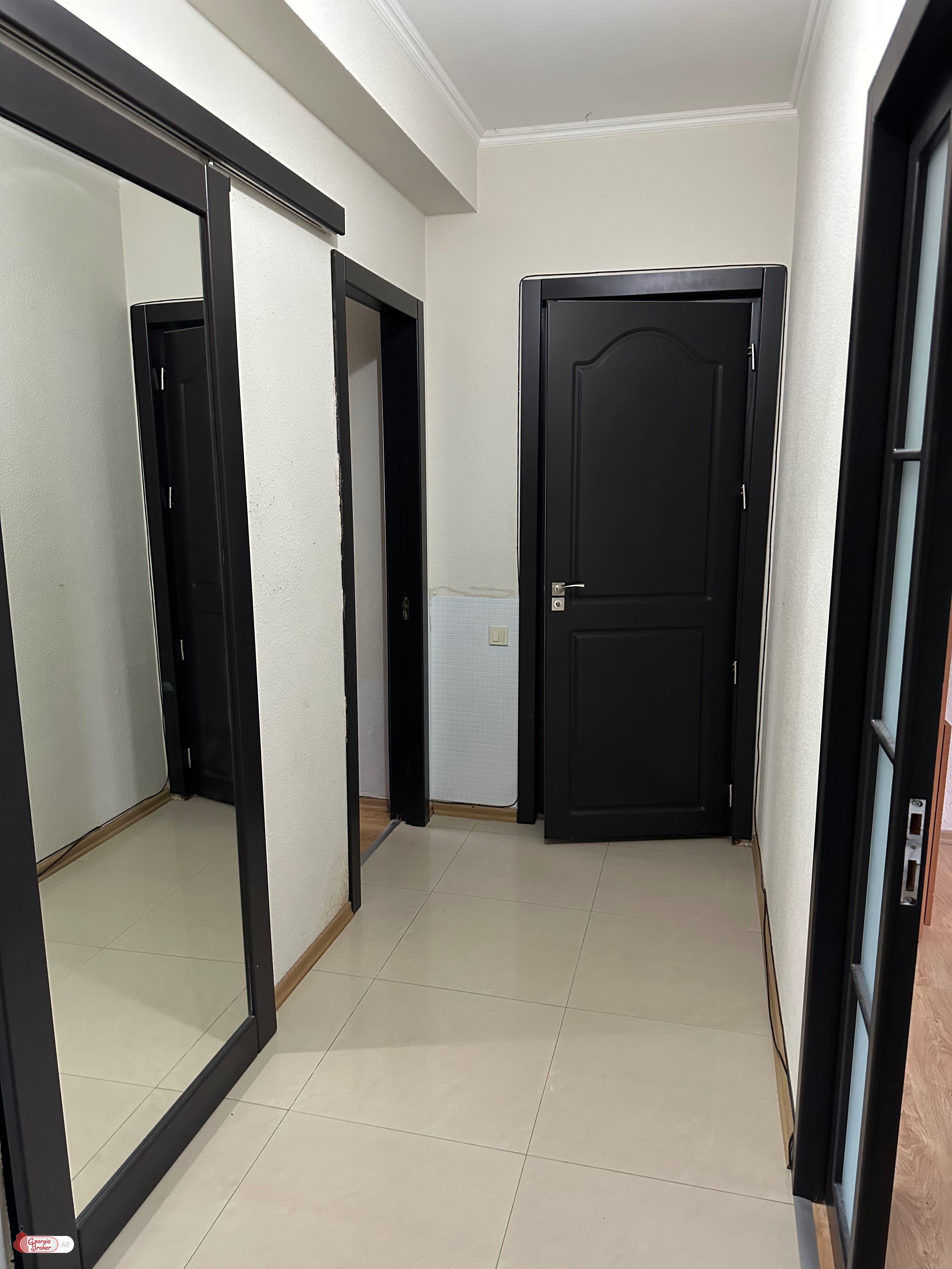 იყიდება ახალი გარემონტებული 4 ოთახიანი ბინა