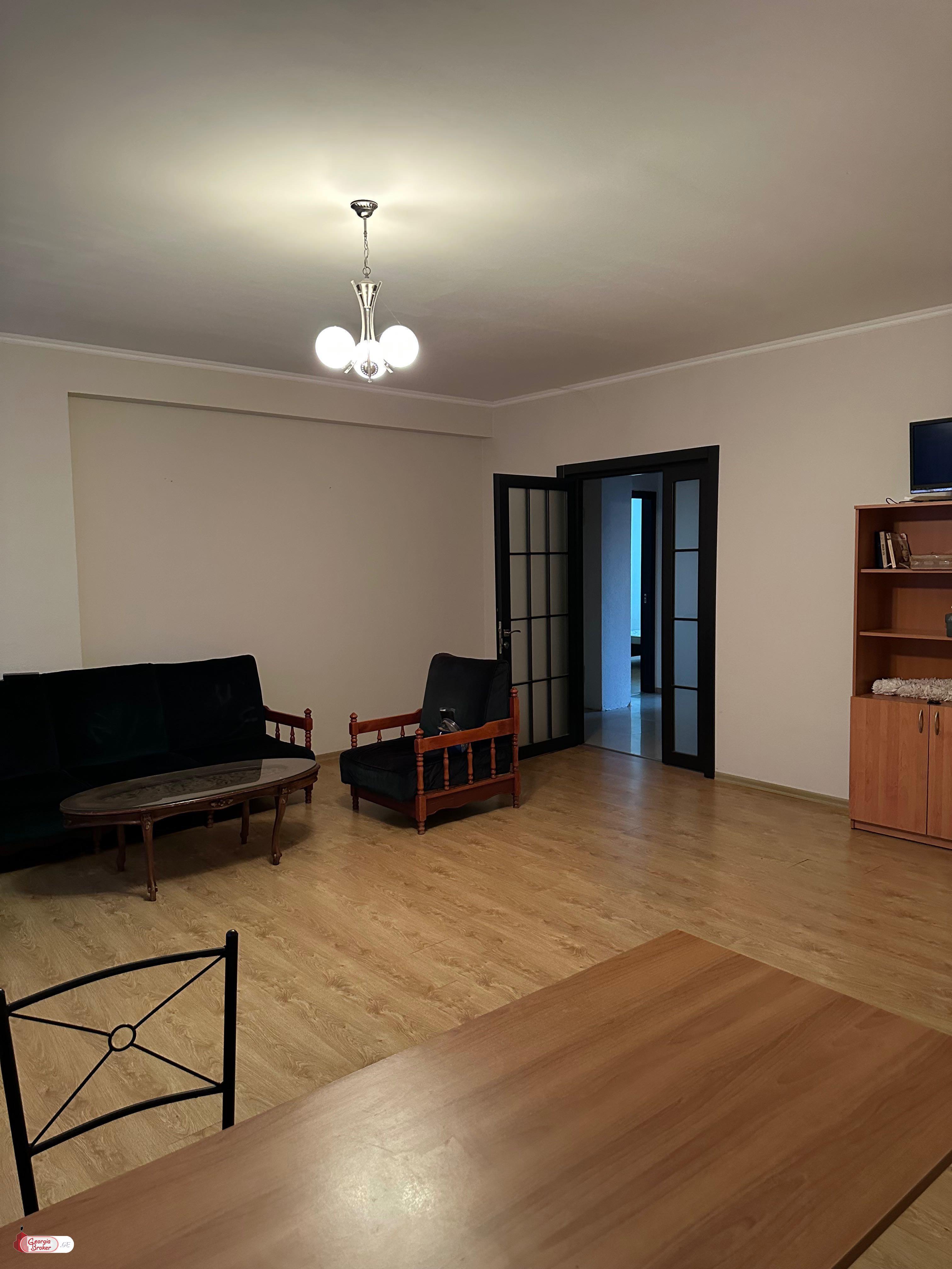 იყიდება ახალი გარემონტებული 4 ოთახიანი ბინა