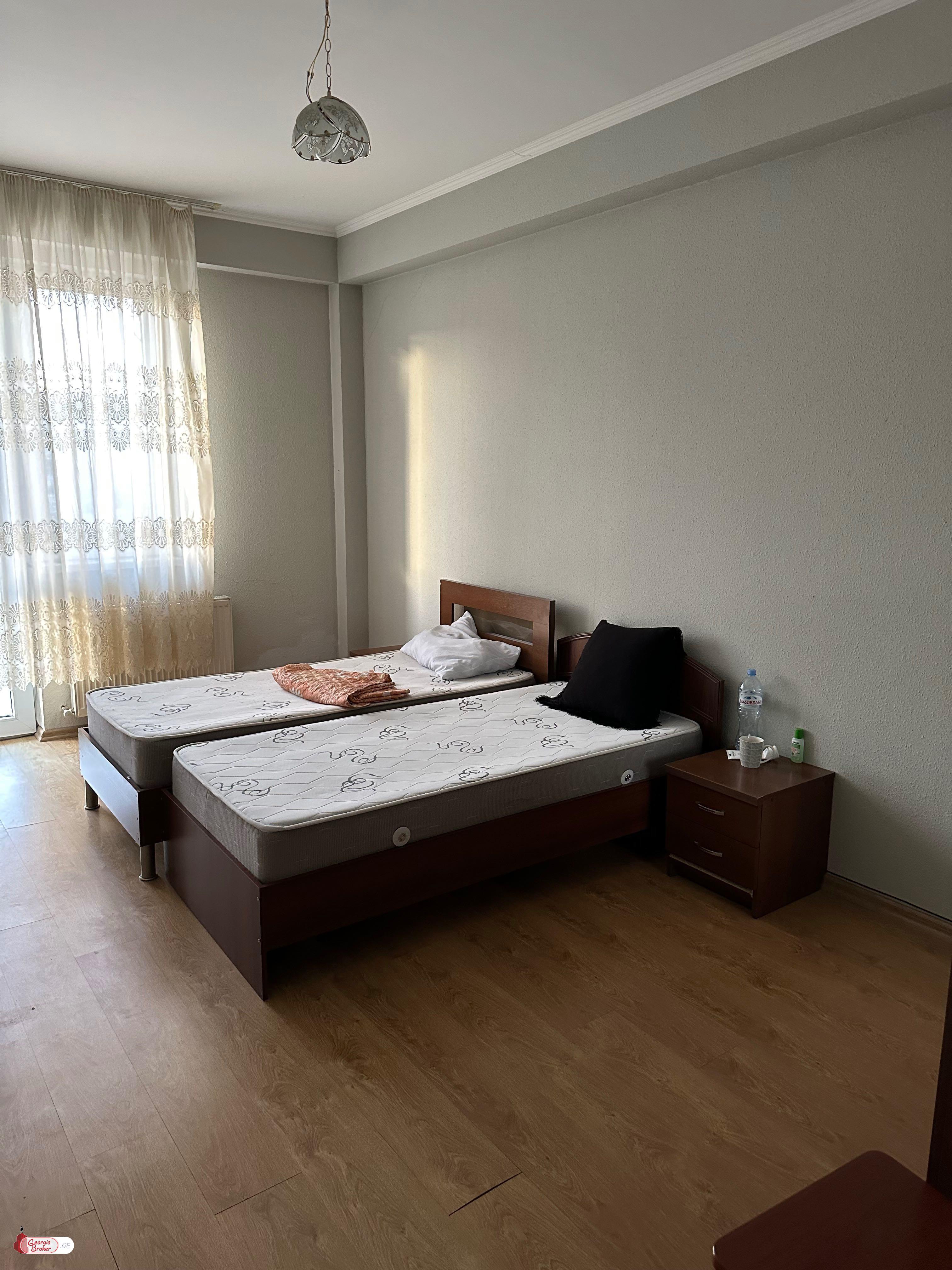 იყიდება ახალი გარემონტებული 4 ოთახიანი ბინა