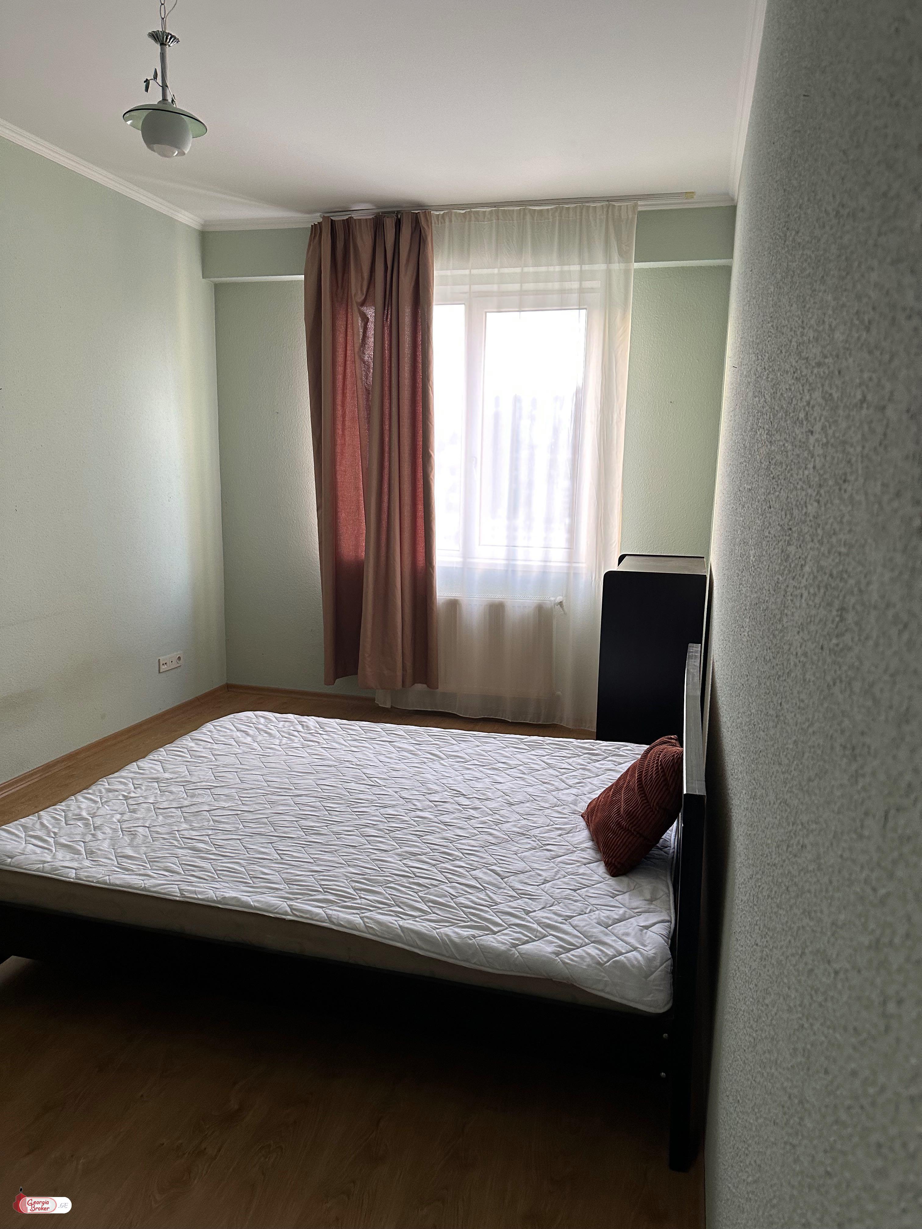 იყიდება ახალი გარემონტებული 4 ოთახიანი ბინა