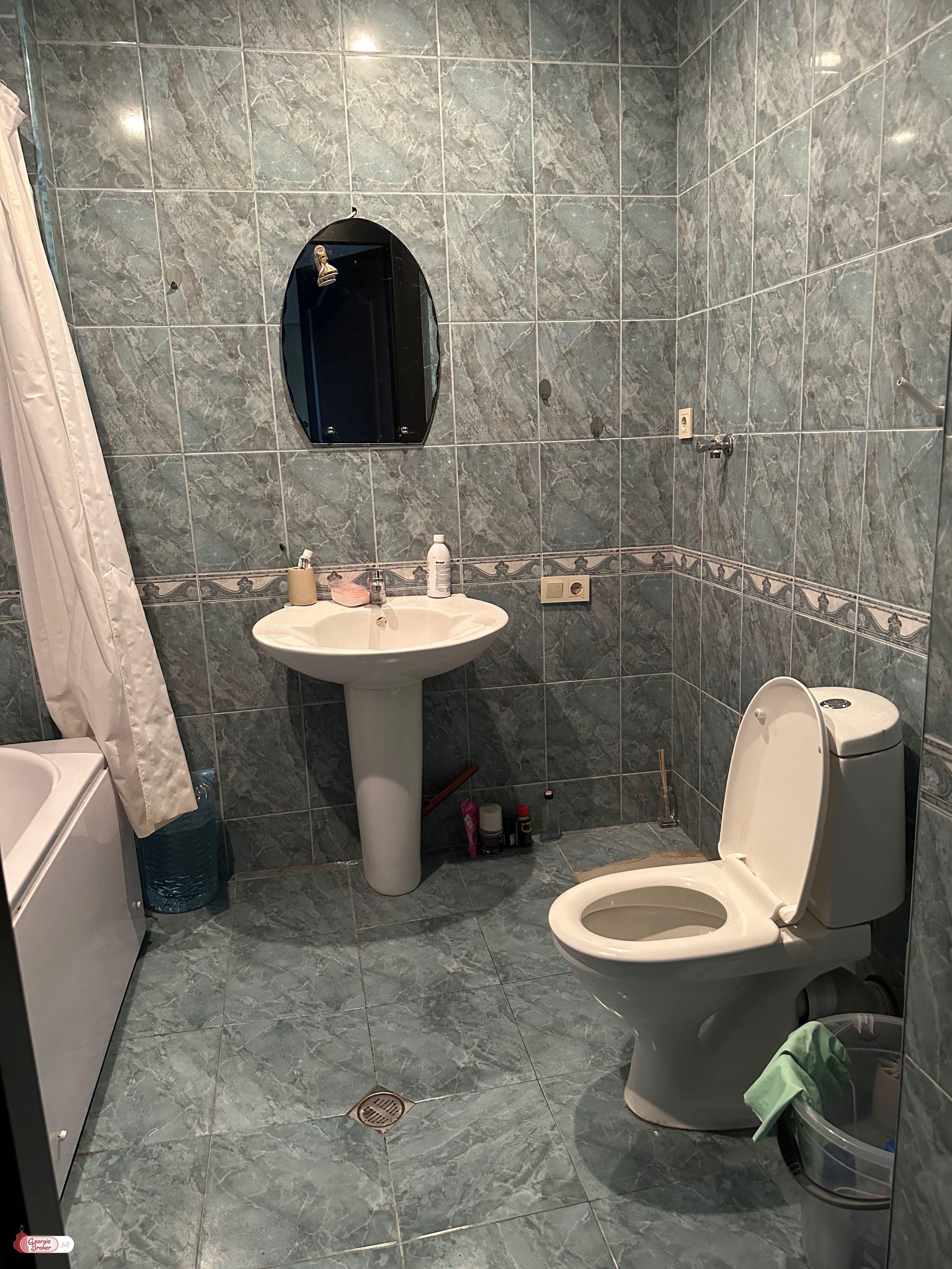 იყიდება ახალი გარემონტებული 4 ოთახიანი ბინა