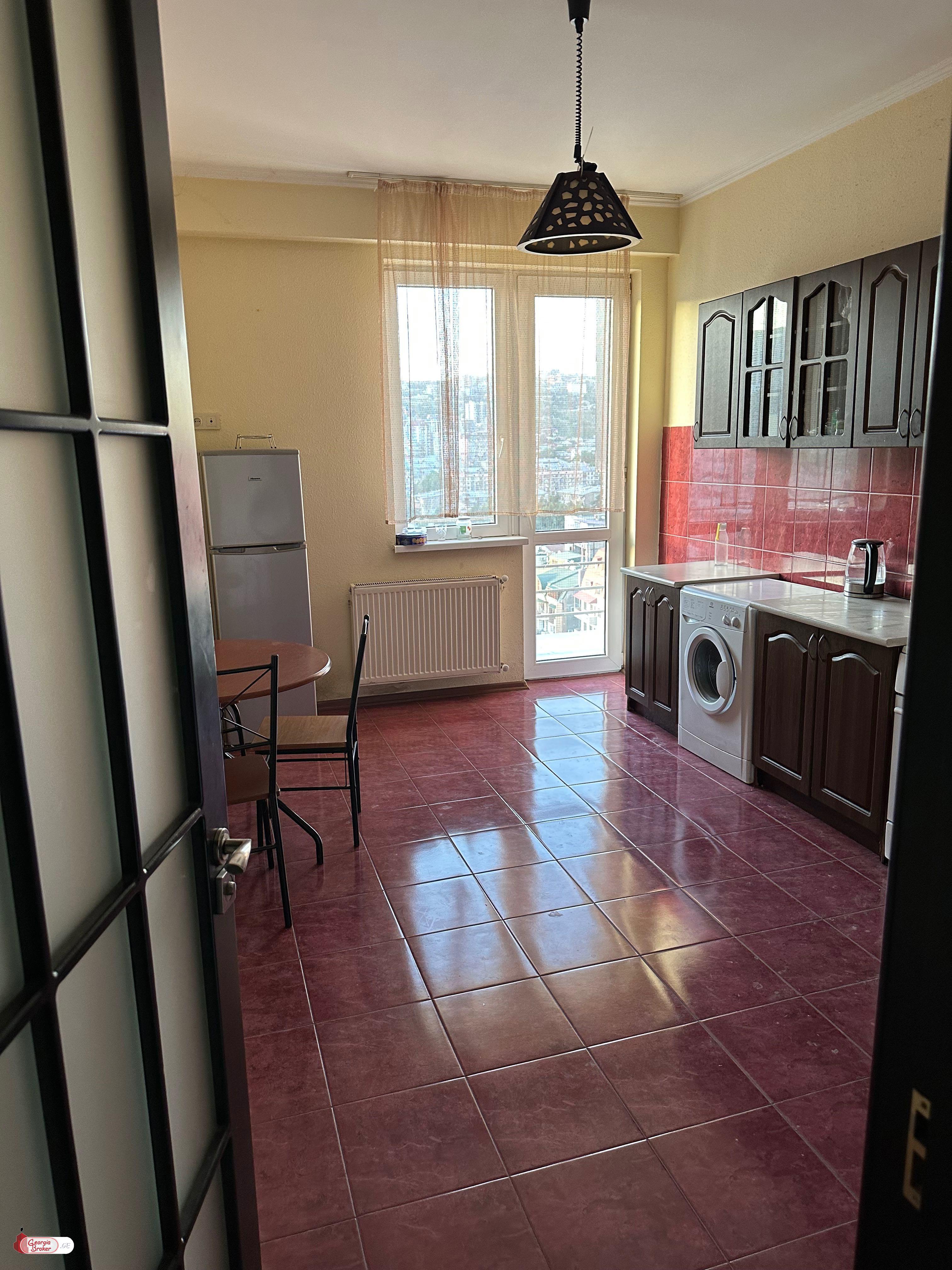 იყიდება ახალი გარემონტებული 4 ოთახიანი ბინა