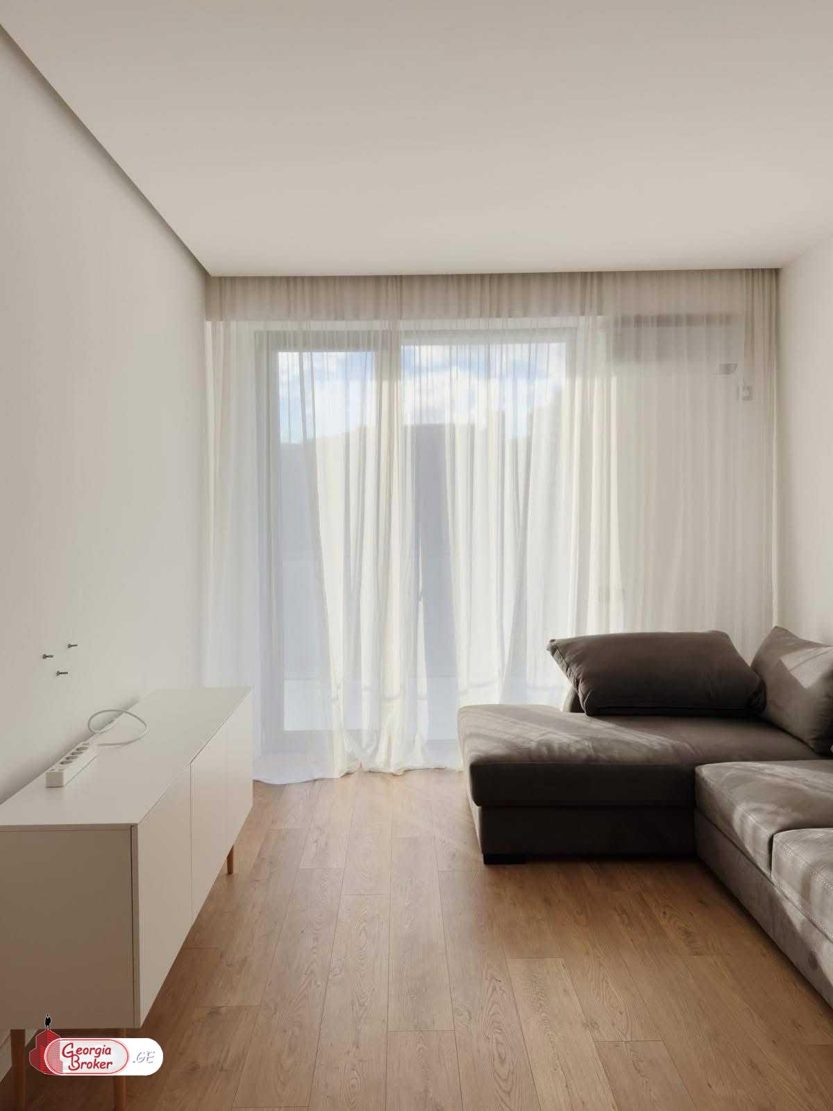 იყიდება ახალი გარემონტებული 2 ოთახიანი ბინა