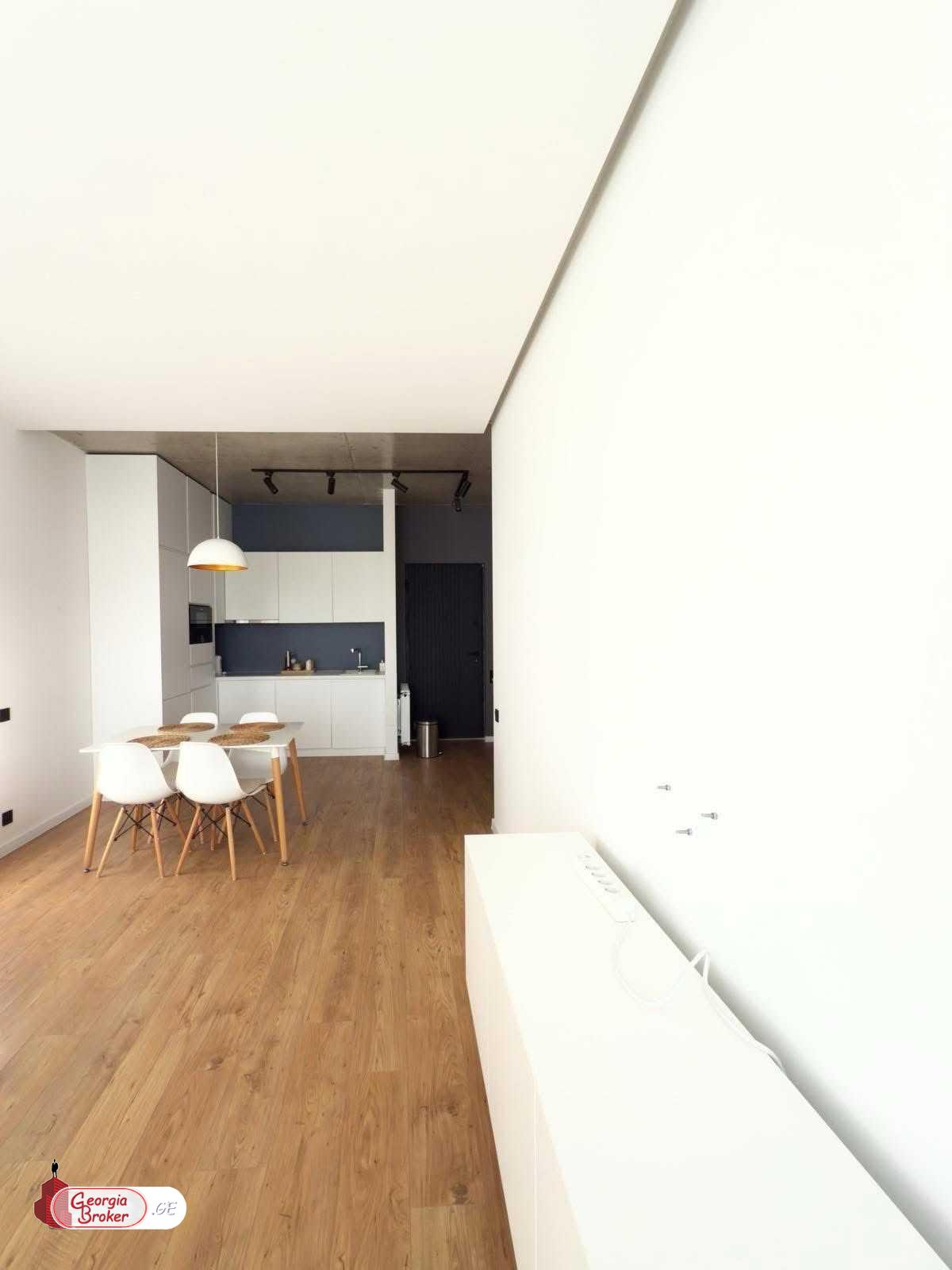 იყიდება ახალი გარემონტებული 2 ოთახიანი ბინა