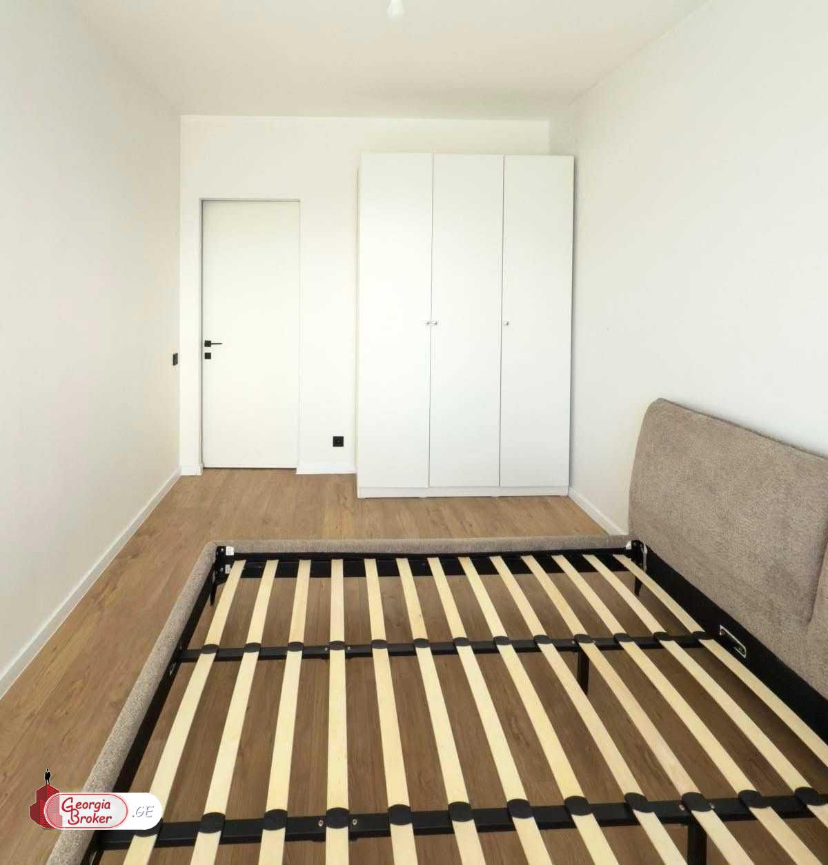 იყიდება ახალი გარემონტებული 2 ოთახიანი ბინა