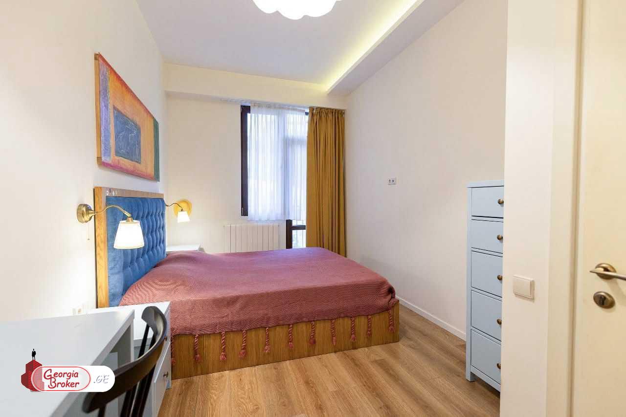 nearly repaired 3-room apartment for sale