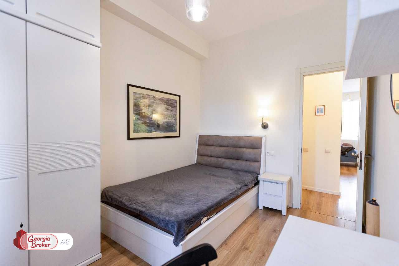 nearly repaired 3-room apartment for sale