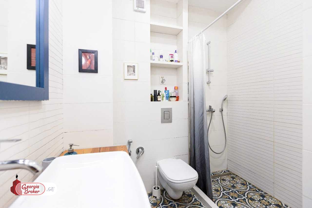 nearly repaired 3-room apartment for sale