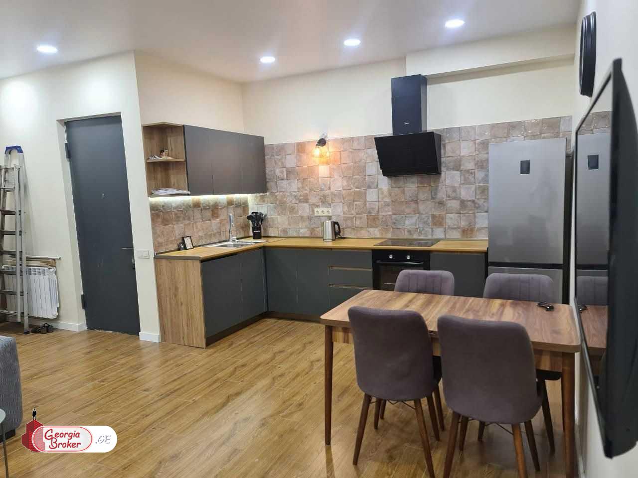 nearly repaired 3-room apartment for sale