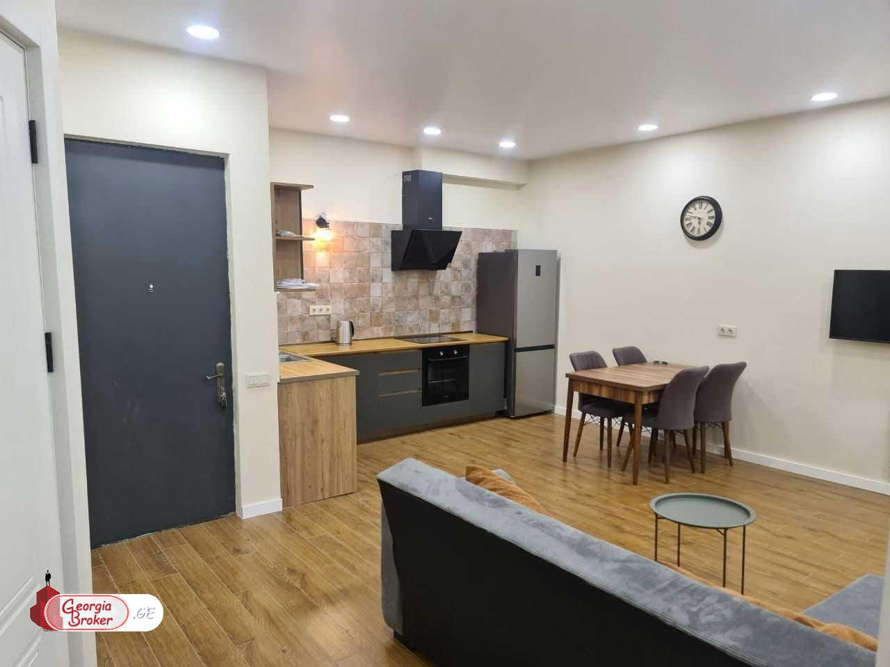 nearly repaired 3-room apartment for sale