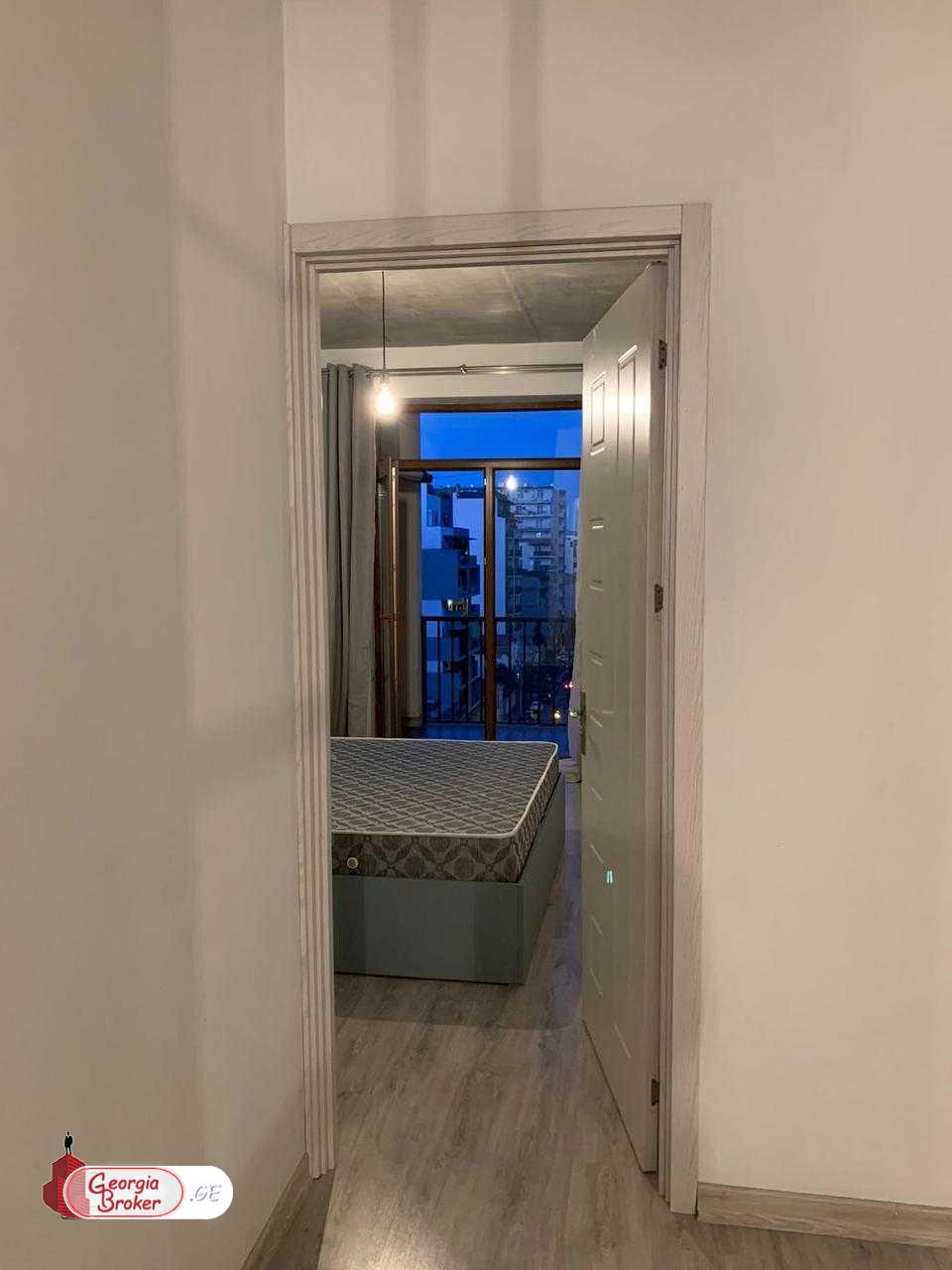 იყიდება ახალი გარემონტებული 2 ოთახიანი ბინა