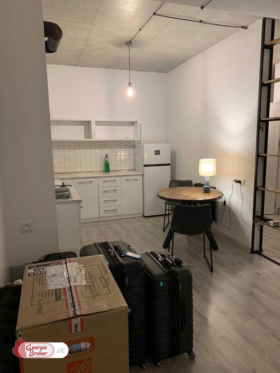 იყიდება ახალი გარემონტებული 2 ოთახიანი ბინა