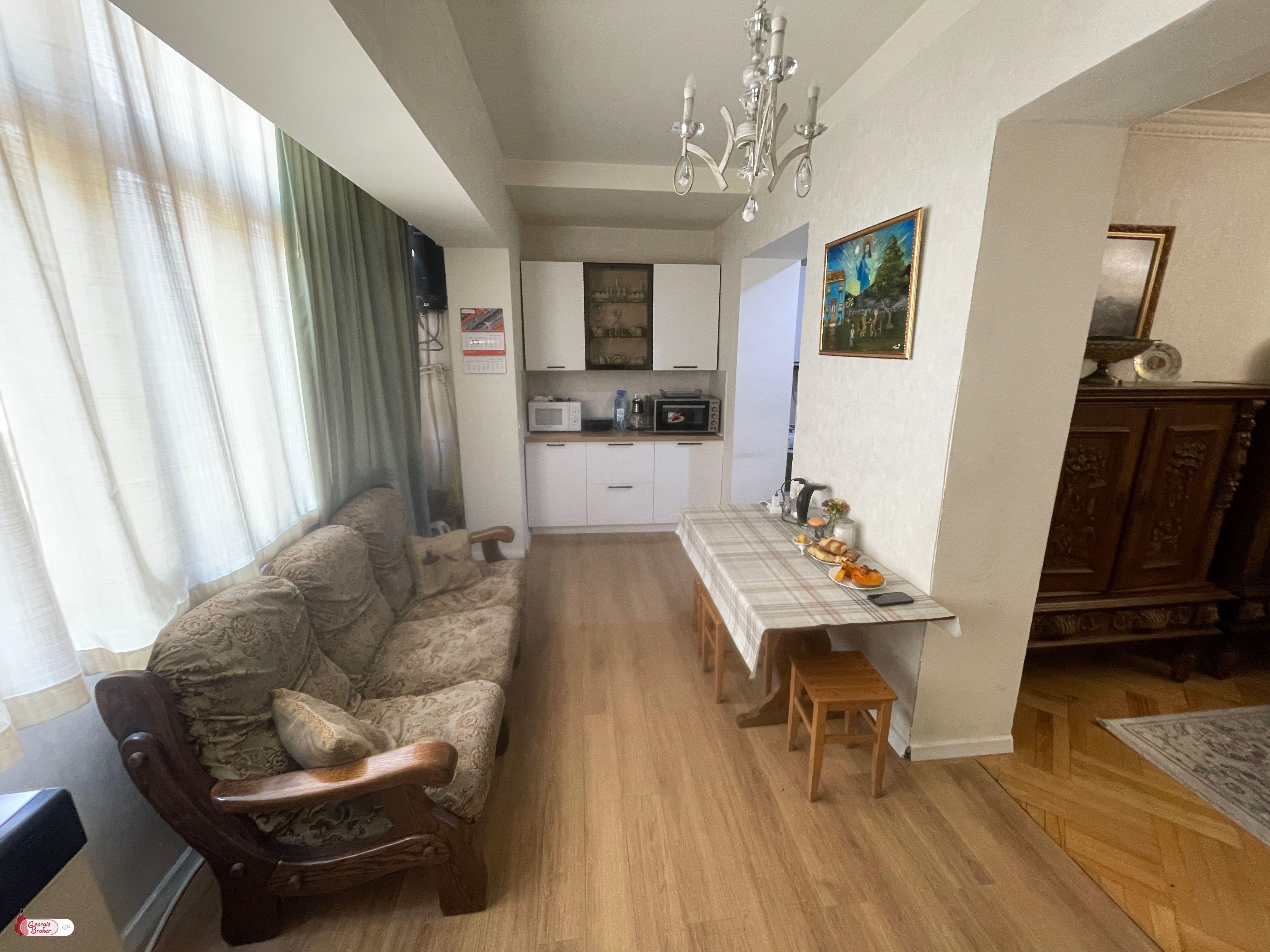 იყიდება ახალი გარემონტებული 3 ოთახიანი ბინა