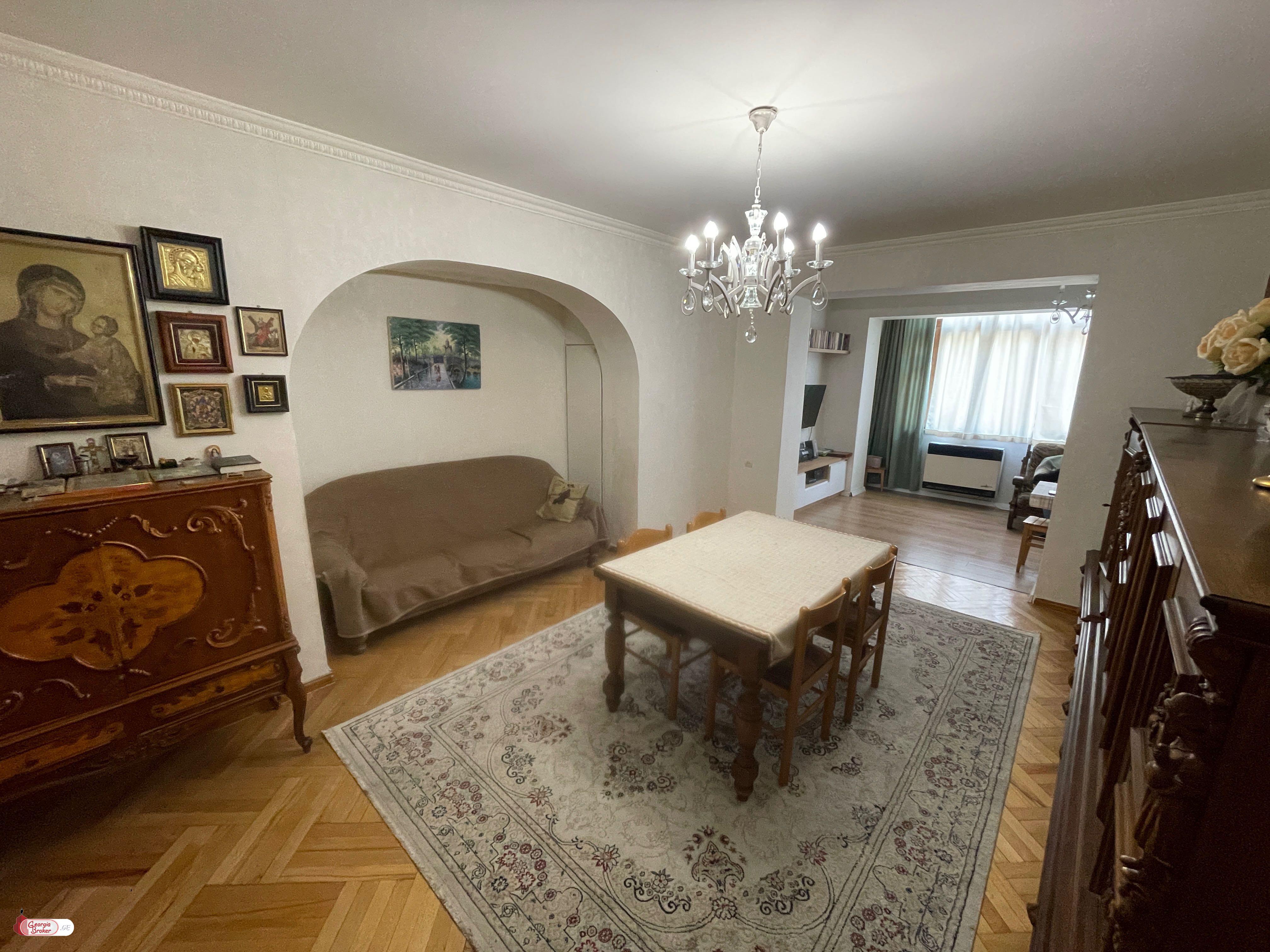 იყიდება ახალი გარემონტებული 3 ოთახიანი ბინა