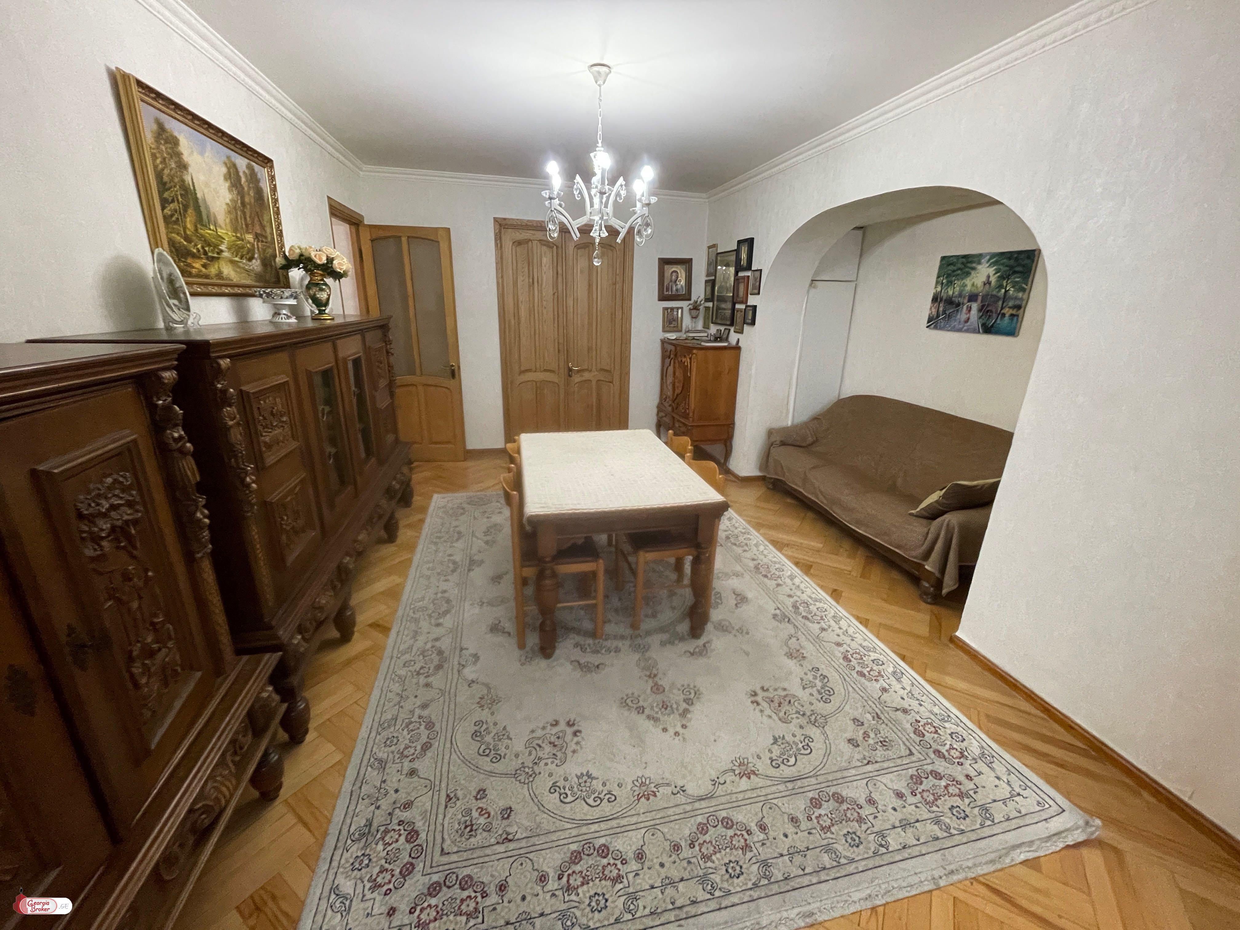 იყიდება ახალი გარემონტებული 3 ოთახიანი ბინა