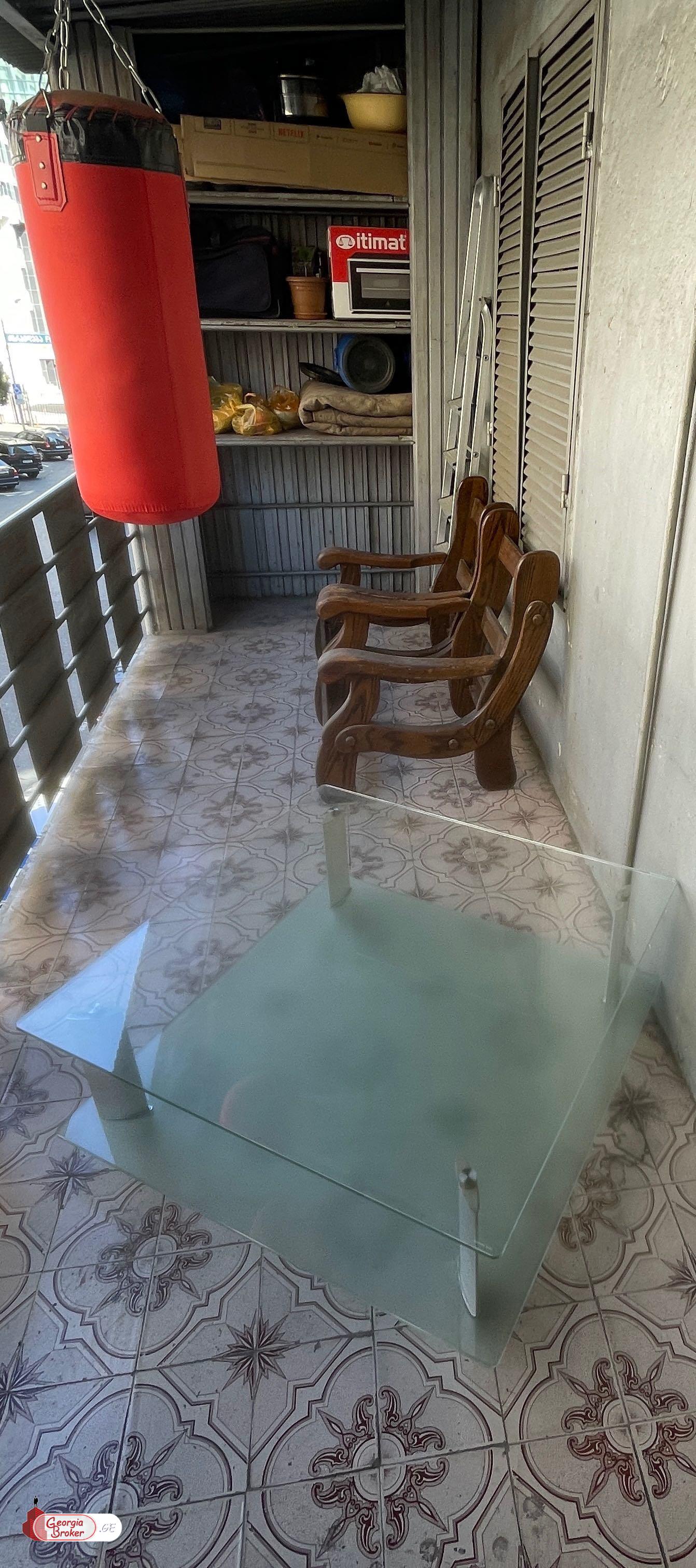 იყიდება ახალი გარემონტებული 3 ოთახიანი ბინა