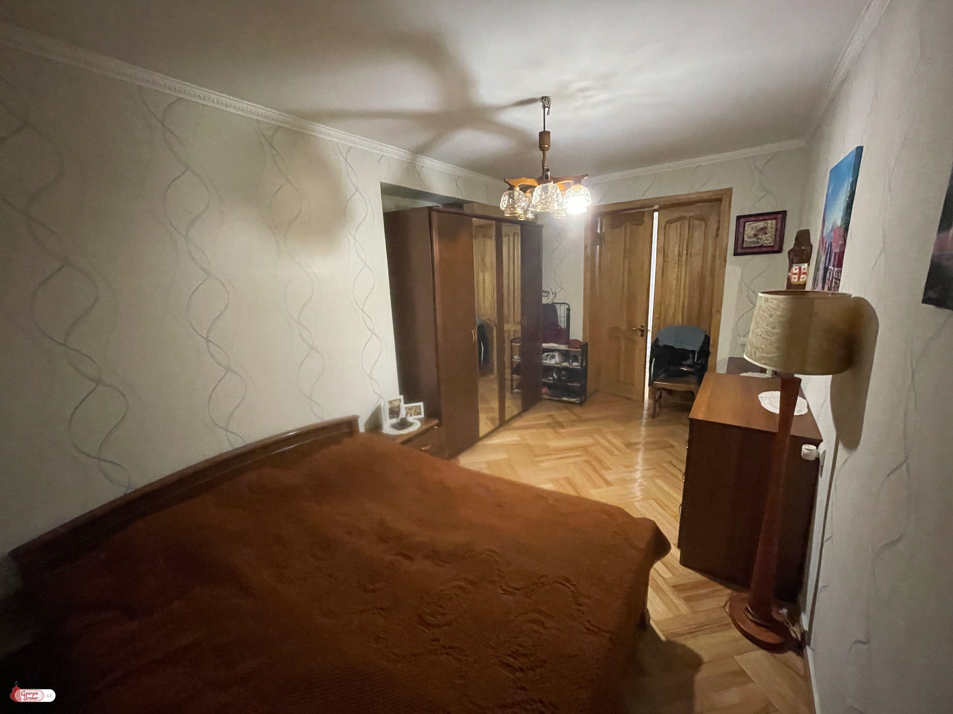 იყიდება ახალი გარემონტებული 3 ოთახიანი ბინა