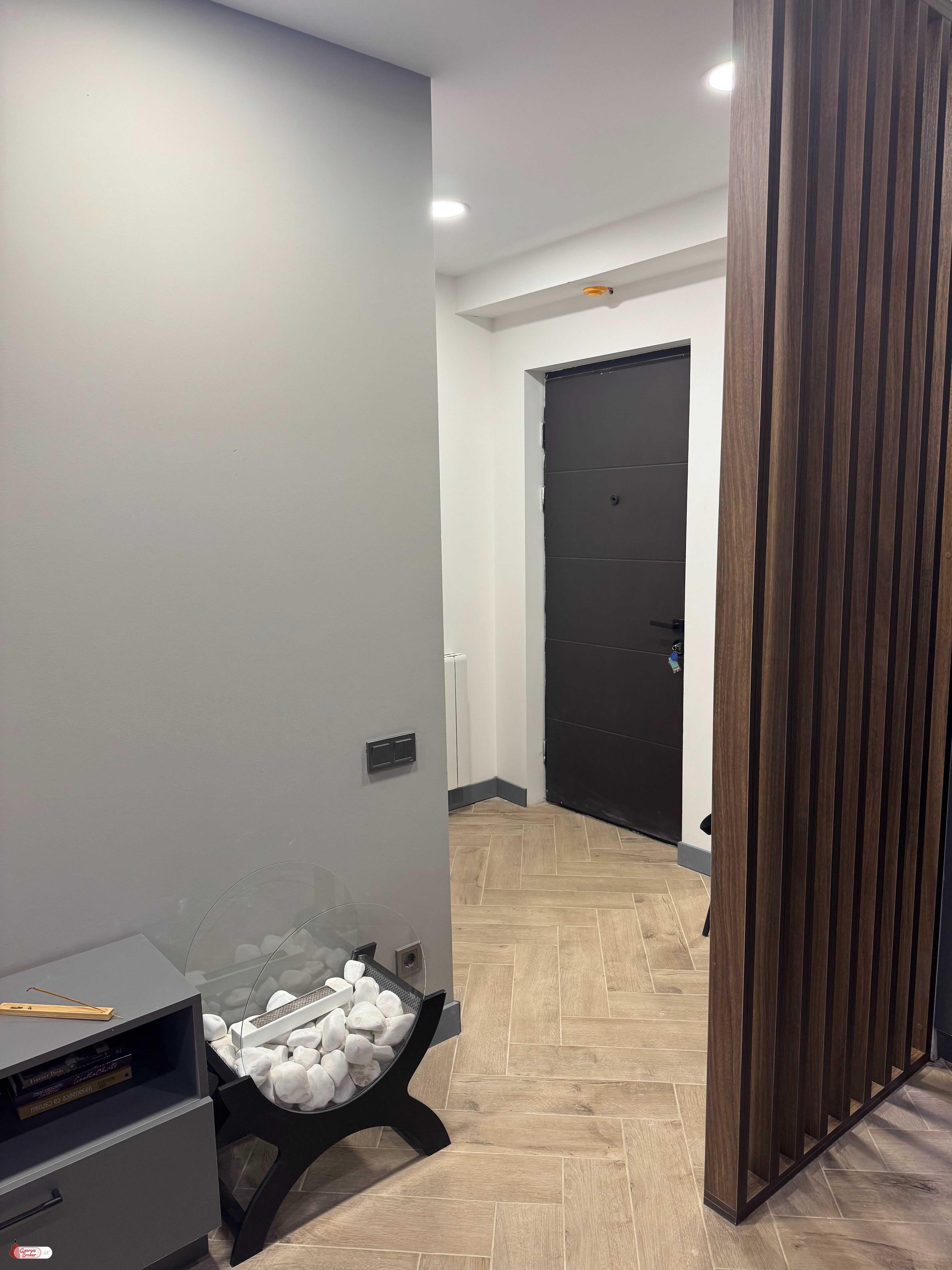 იყიდება ახალი გარემონტებული 2 ოთახიანი ბინა