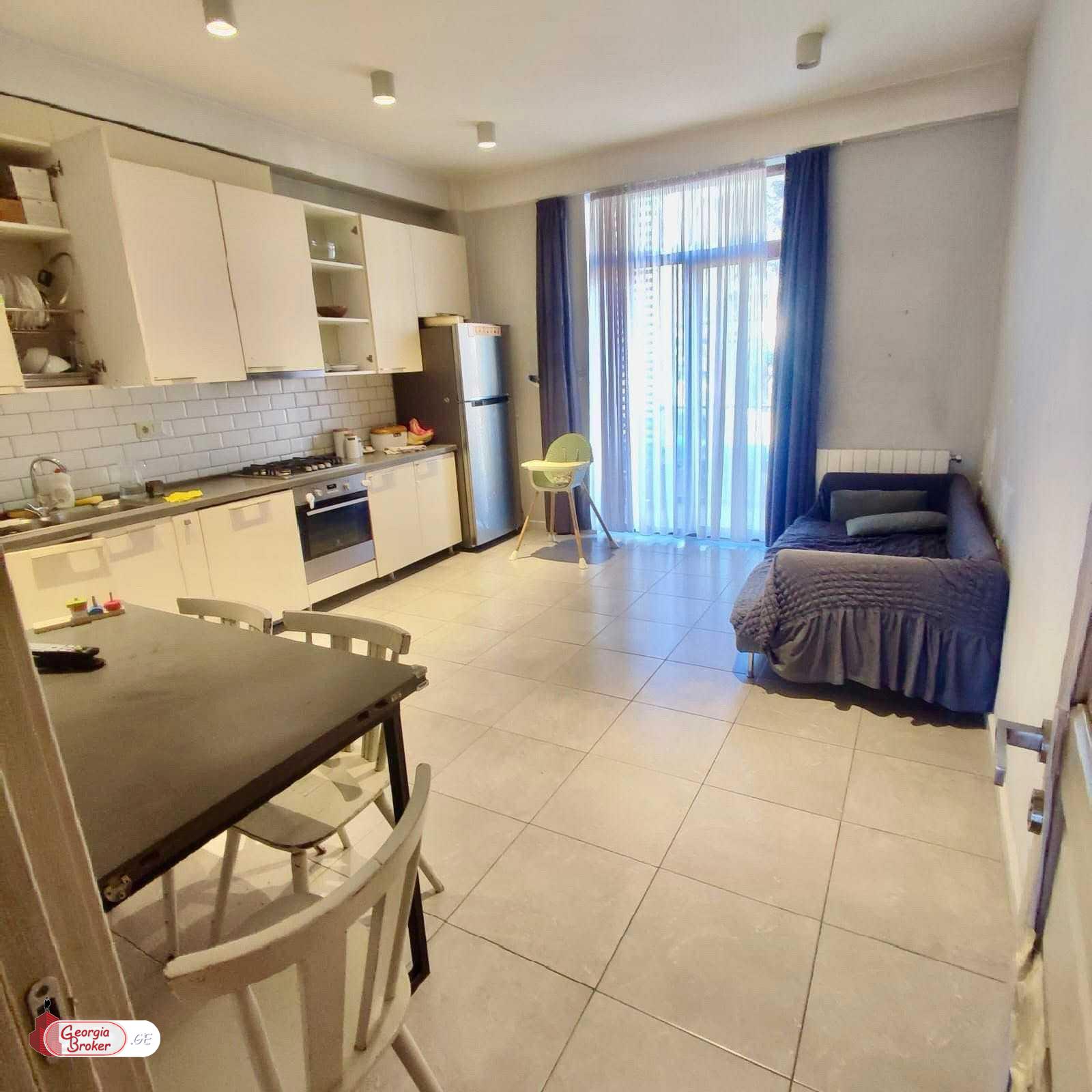 იყიდება ახალი გარემონტებული 4 ოთახიანი ბინა