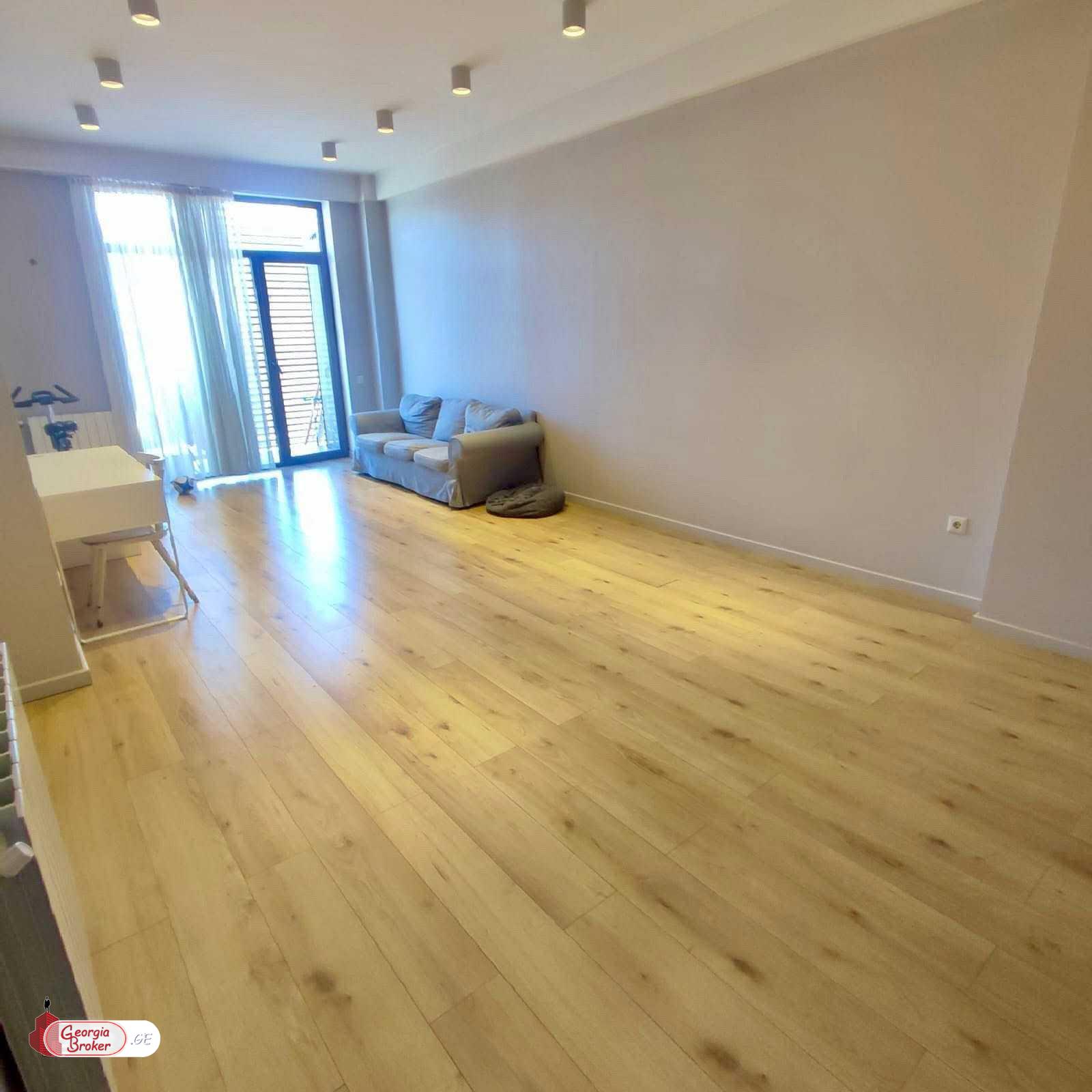 იყიდება ახალი გარემონტებული 4 ოთახიანი ბინა