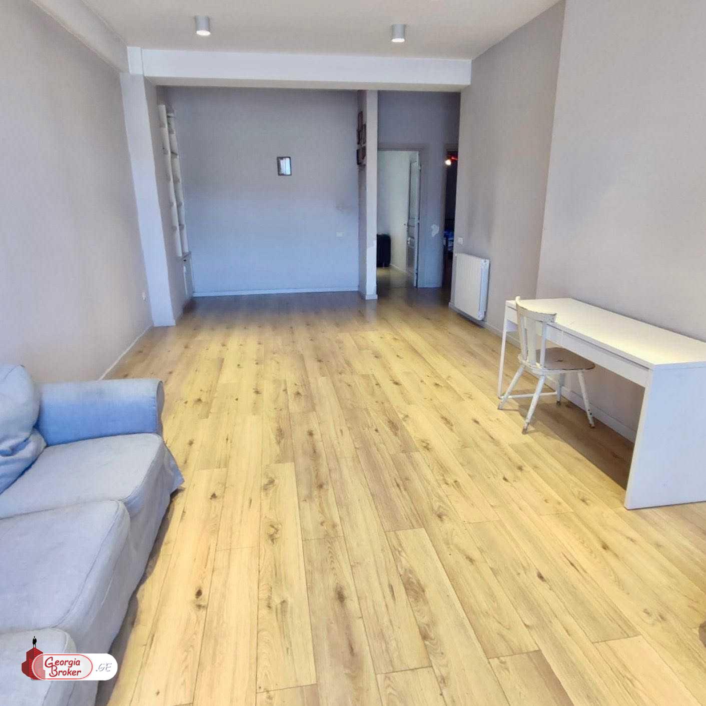 იყიდება ახალი გარემონტებული 4 ოთახიანი ბინა