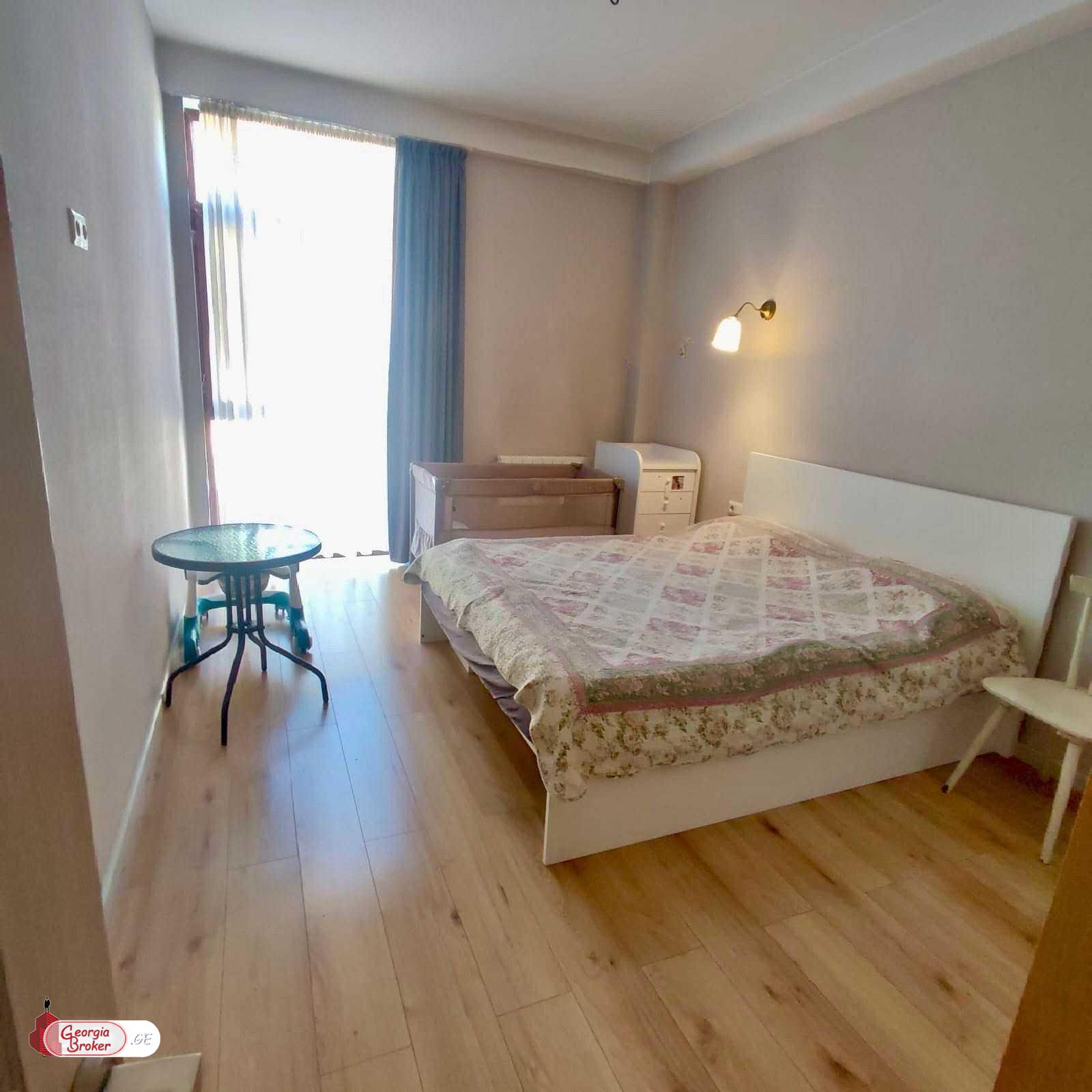 იყიდება ახალი გარემონტებული 4 ოთახიანი ბინა