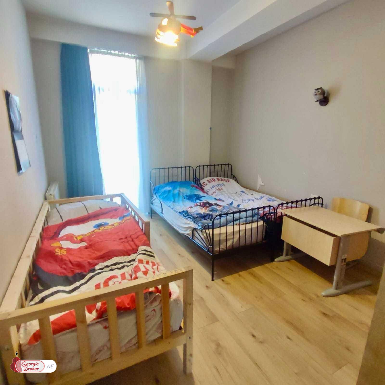 იყიდება ახალი გარემონტებული 4 ოთახიანი ბინა