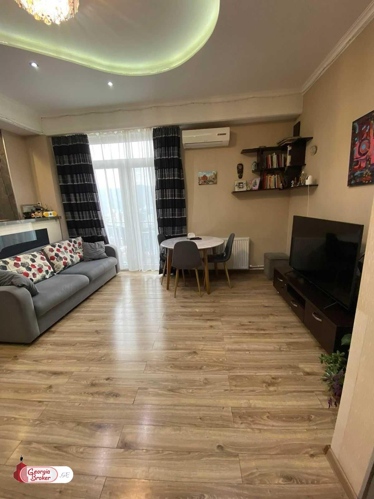 продается квартира с новым ремонтом 3-комнаты