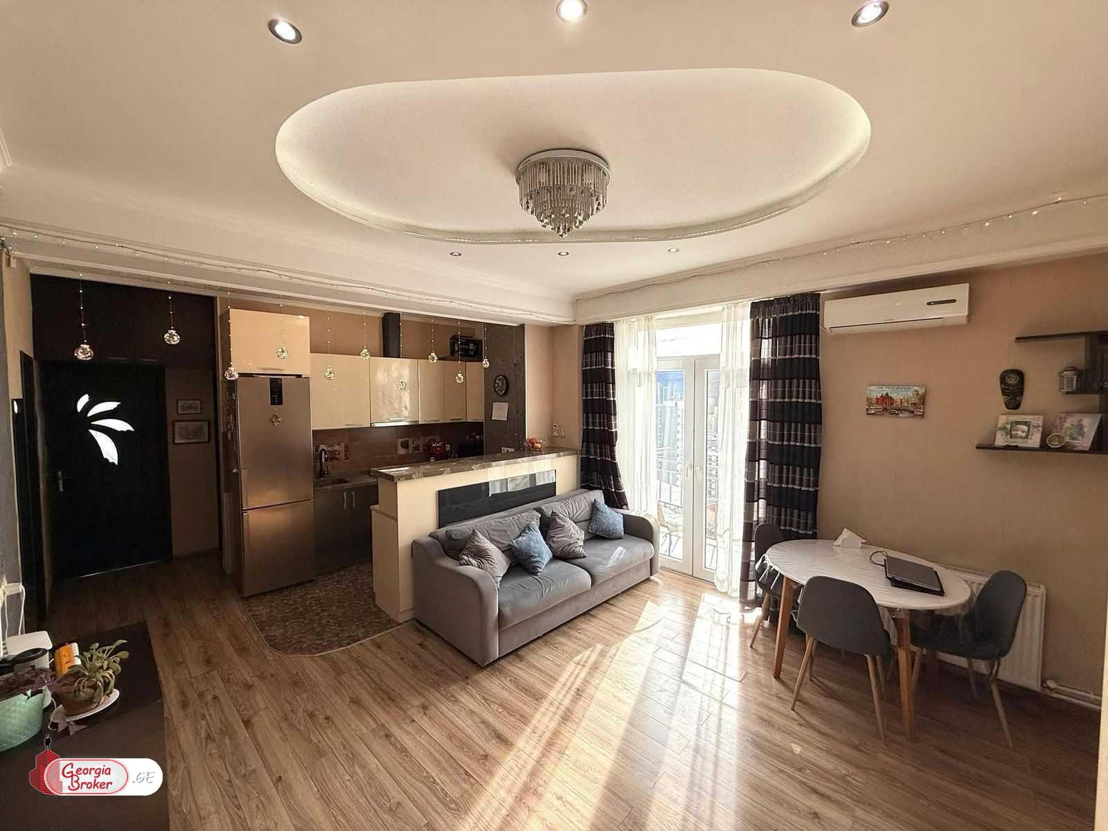 продается квартира с новым ремонтом 3-комнаты