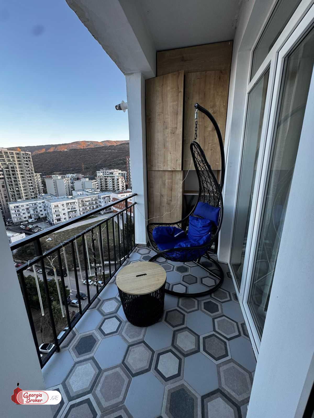 იყიდება ახალი გარემონტებული 3 ოთახიანი ბინა