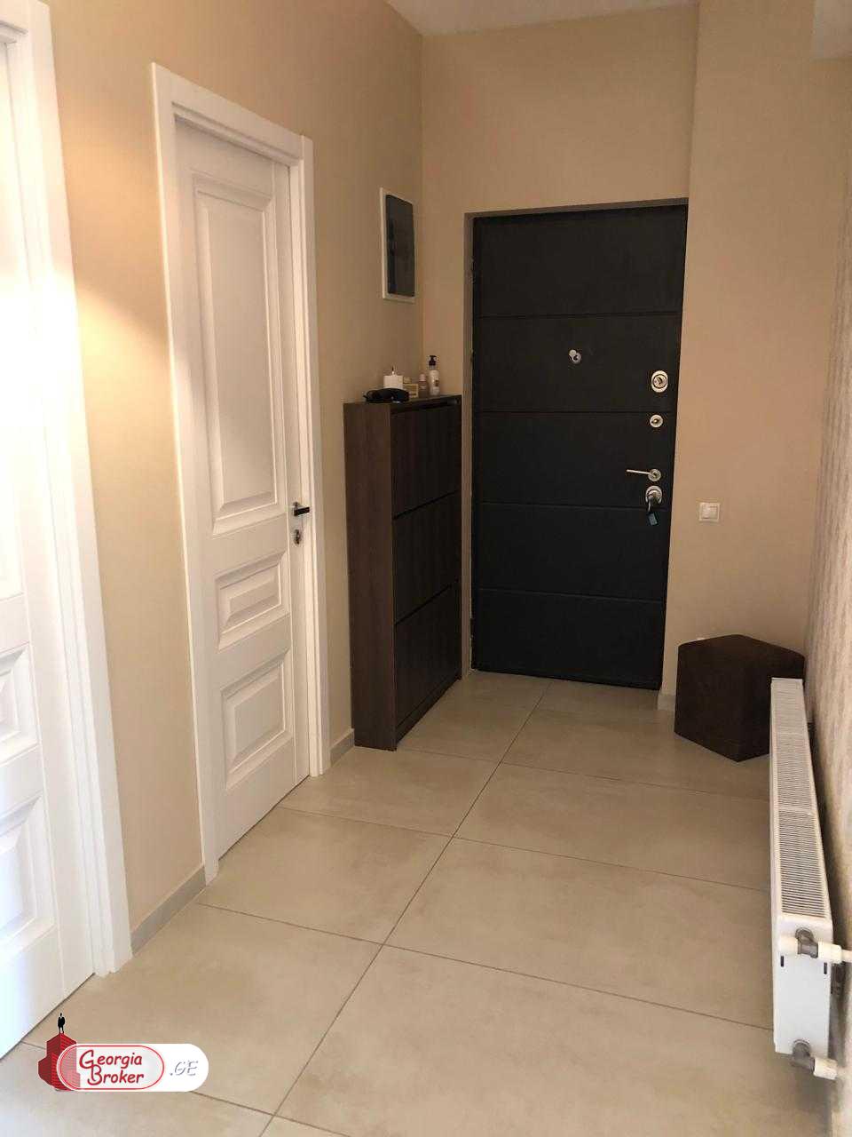 იყიდება ახალი გარემონტებული 3 ოთახიანი ბინა