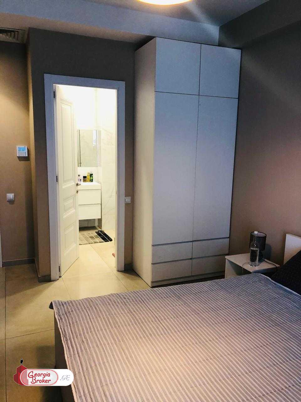 იყიდება ახალი გარემონტებული 3 ოთახიანი ბინა