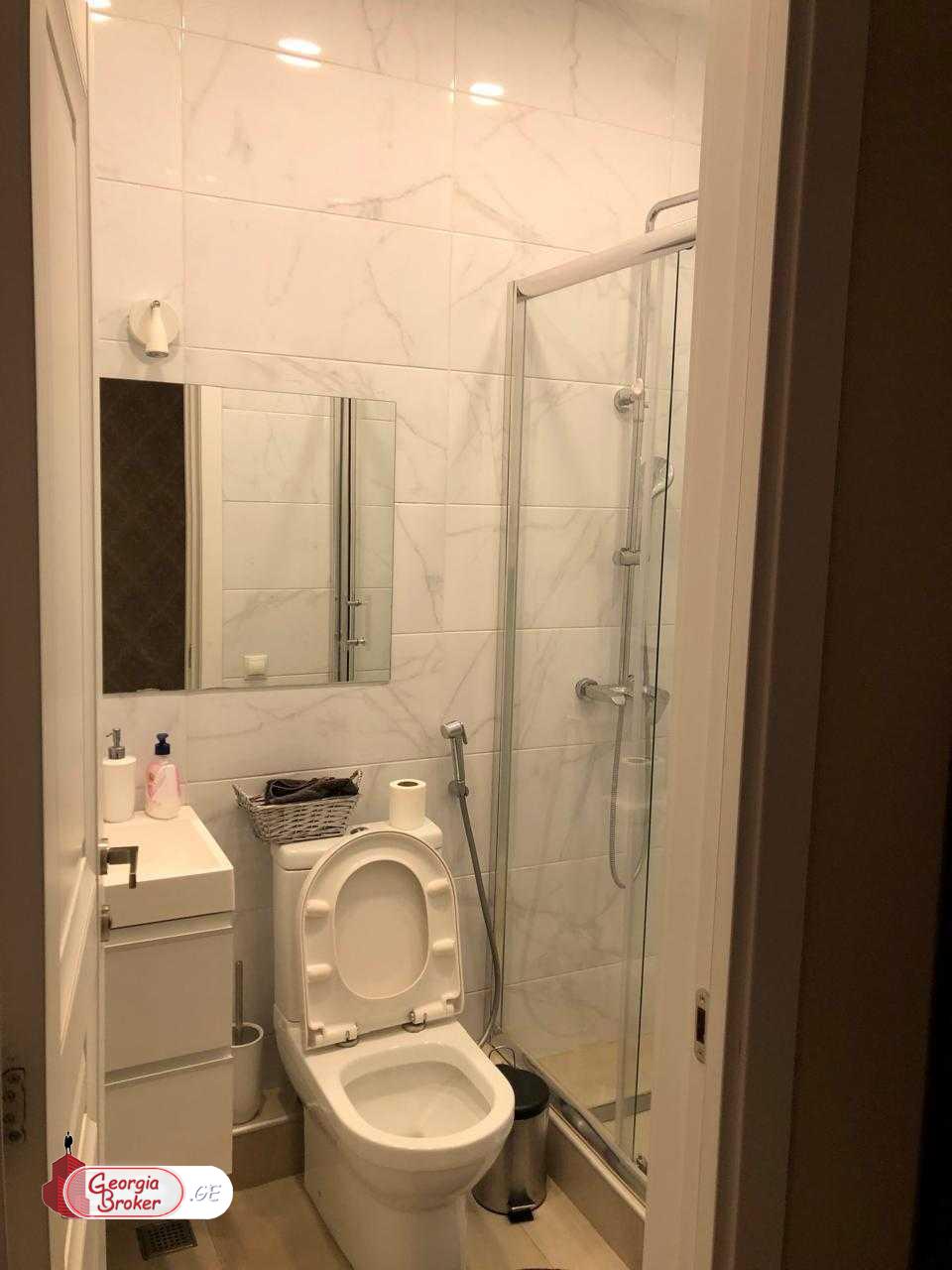 იყიდება ახალი გარემონტებული 3 ოთახიანი ბინა