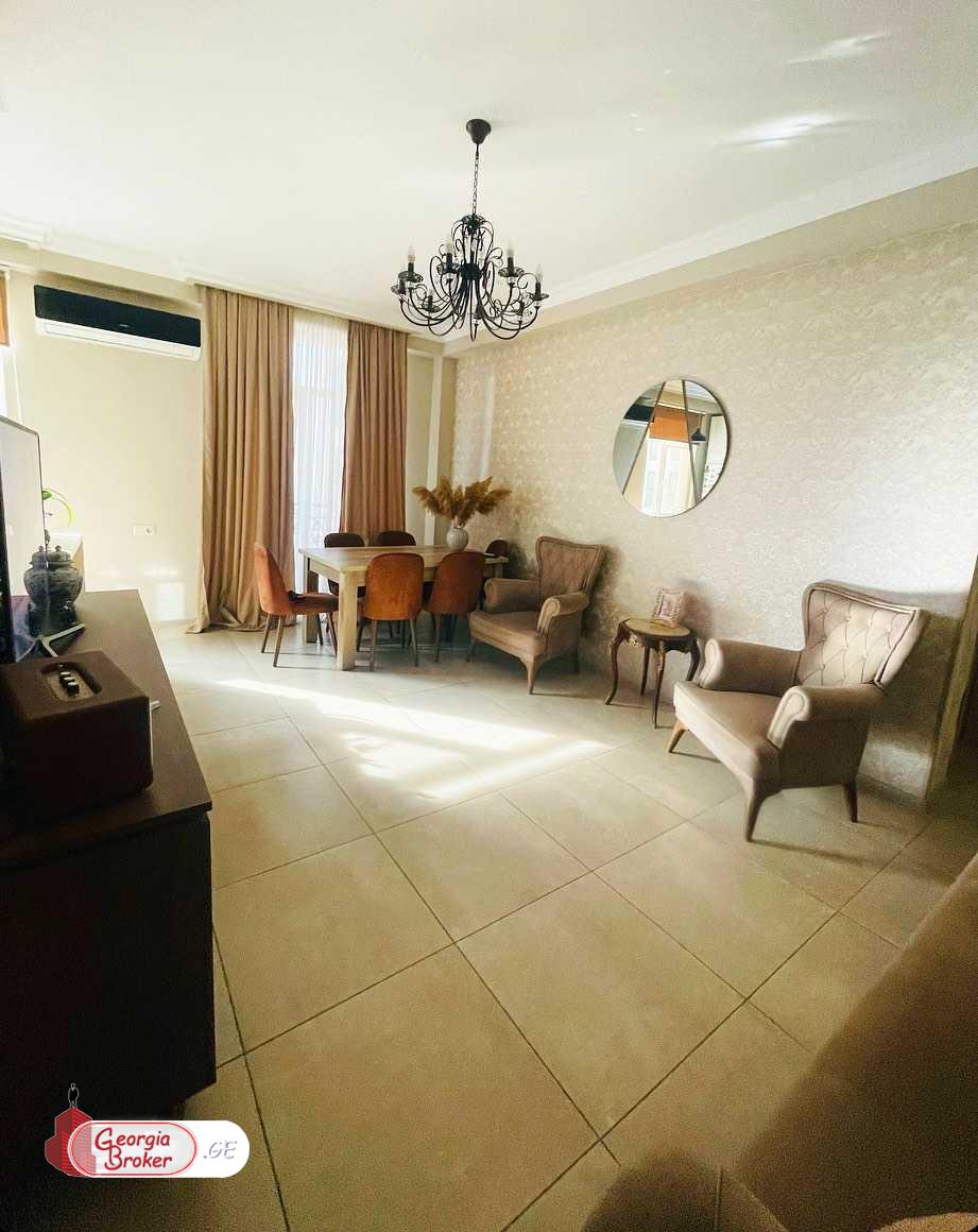 продается квартира с новым ремонтом 3-комнаты