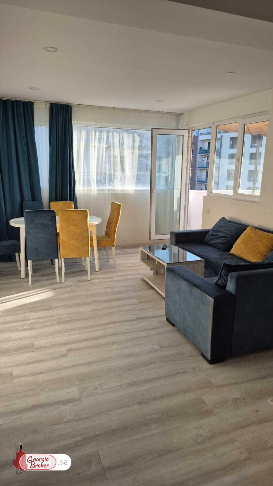 продается квартира с новым ремонтом 3-комнаты