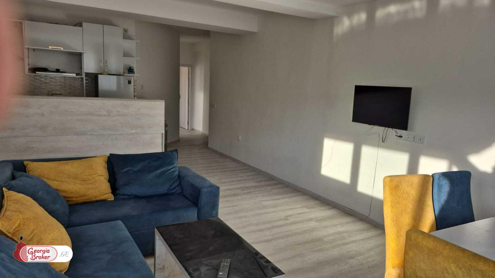 продается квартира с новым ремонтом 3-комнаты