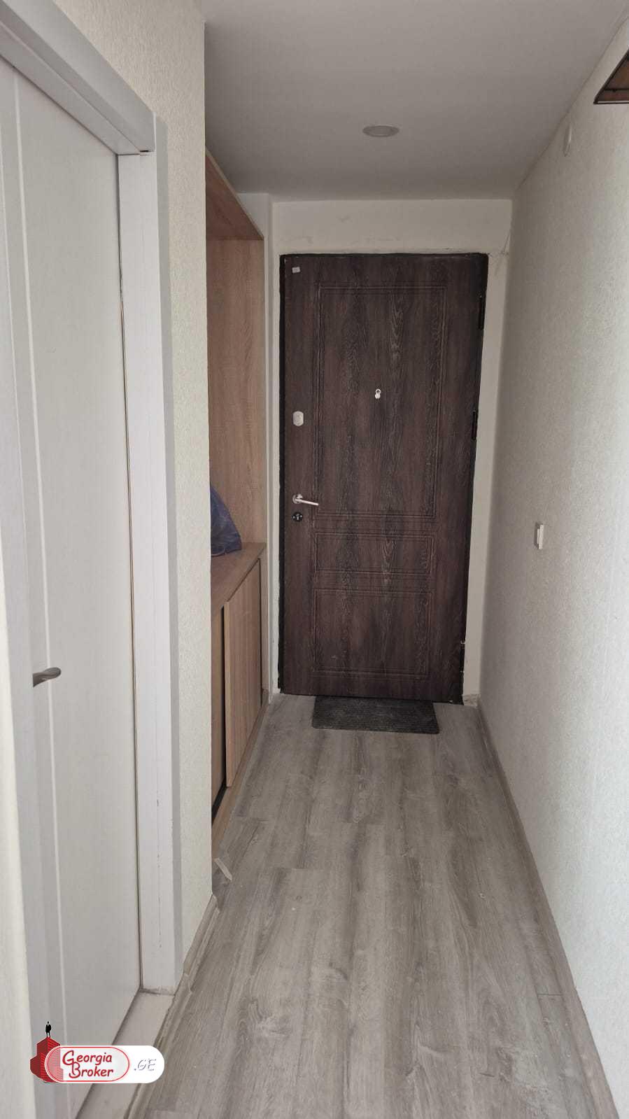 продается квартира с новым ремонтом 3-комнаты