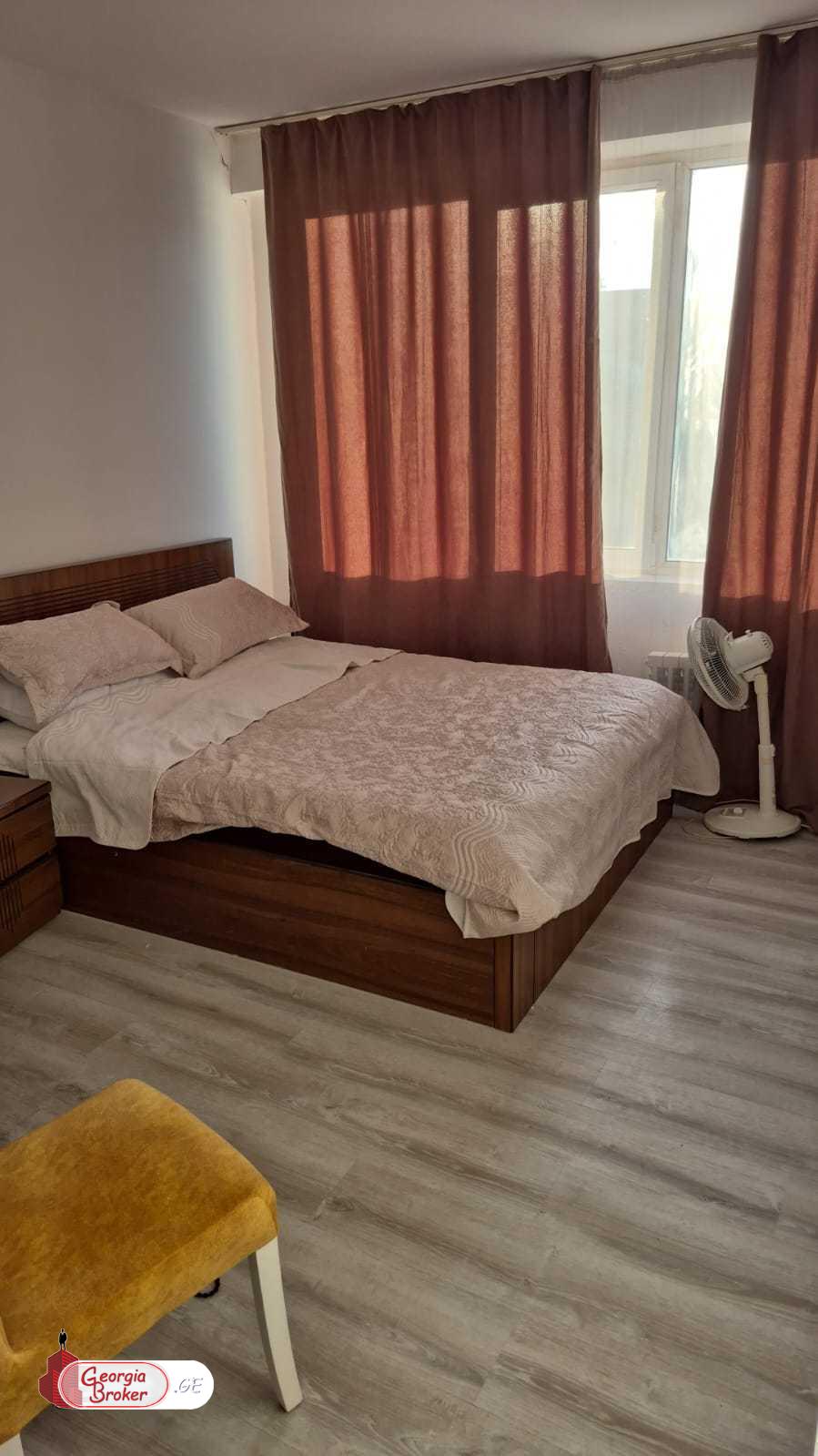 продается квартира с новым ремонтом 3-комнаты