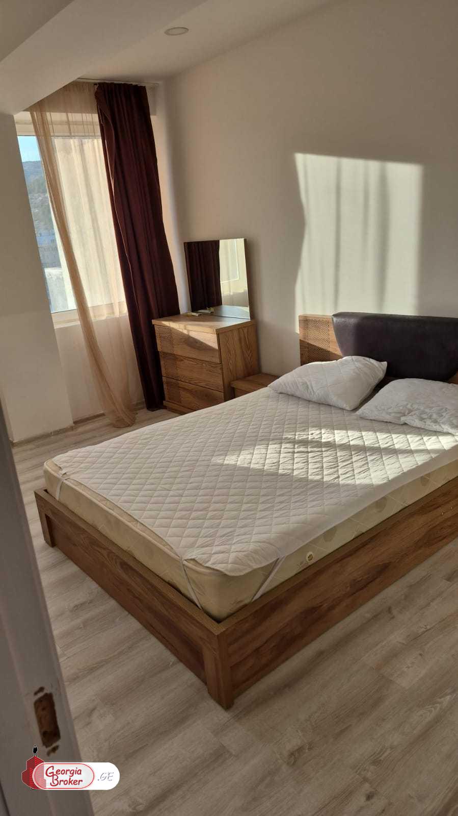 продается квартира с новым ремонтом 3-комнаты