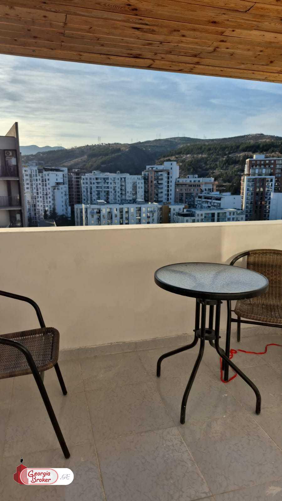 продается квартира с новым ремонтом 3-комнаты