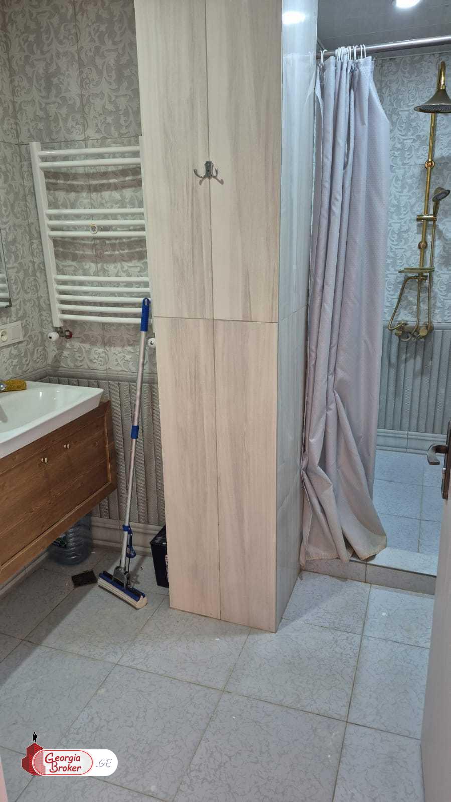 продается квартира с новым ремонтом 3-комнаты