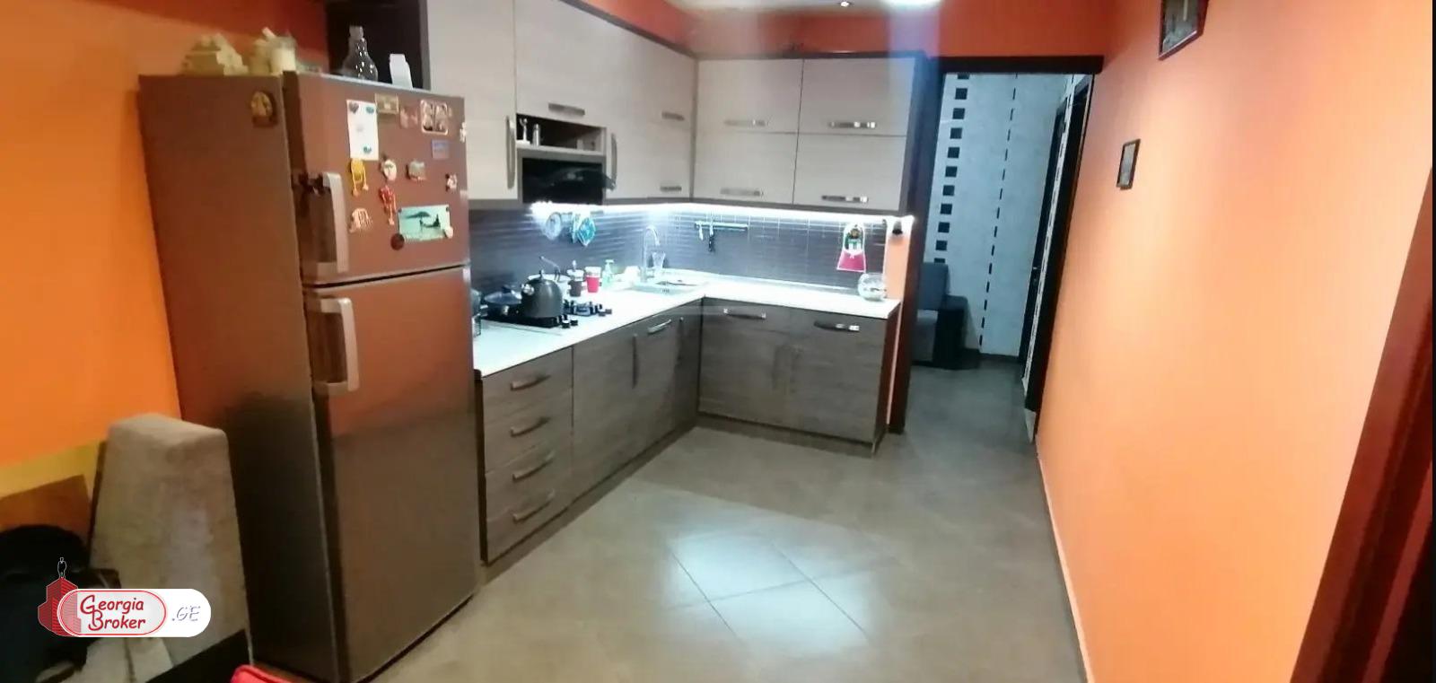 იყიდება ახალი გარემონტებული 3 ოთახიანი ბინა