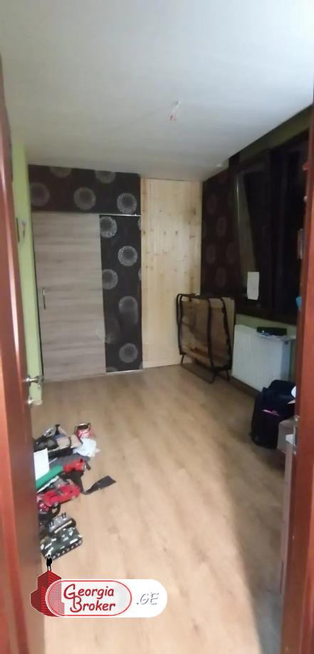 იყიდება ახალი გარემონტებული 3 ოთახიანი ბინა